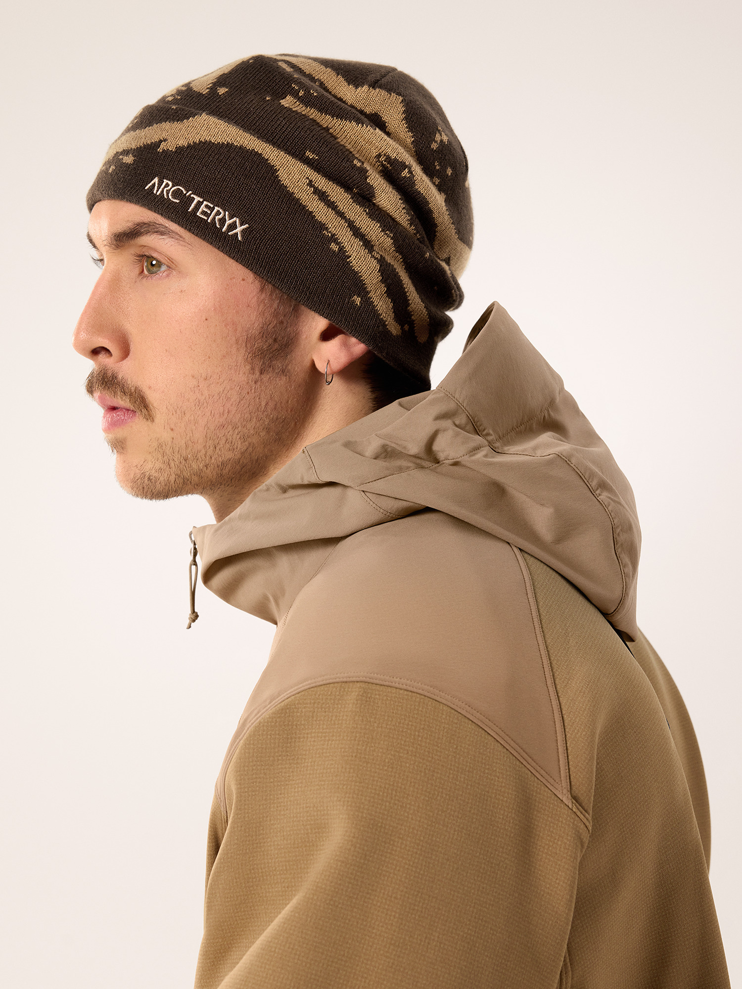 Grotto Toque Carob / Canvas Side View