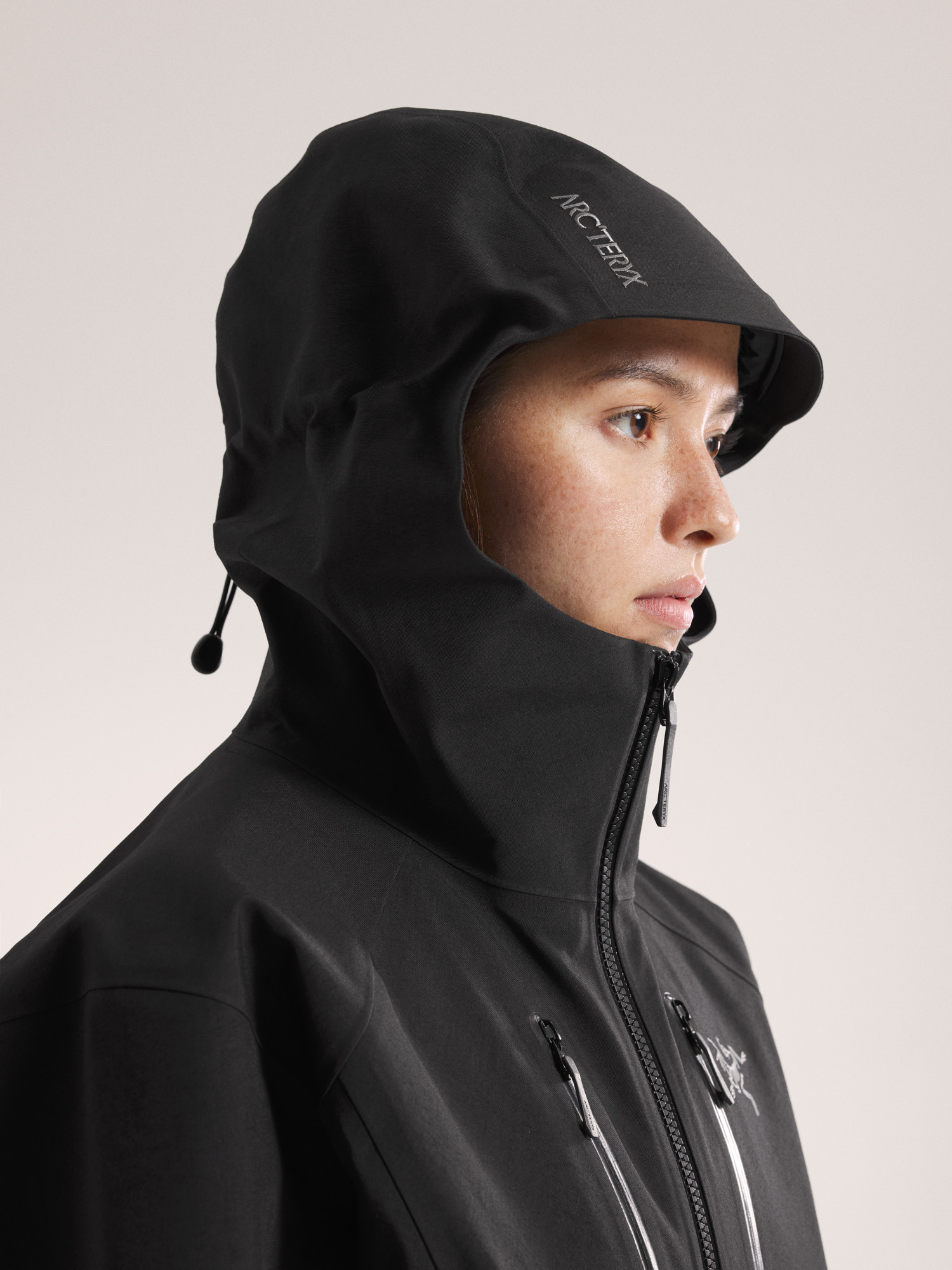 Emaris Relaxed Jacket Women's Black Hood