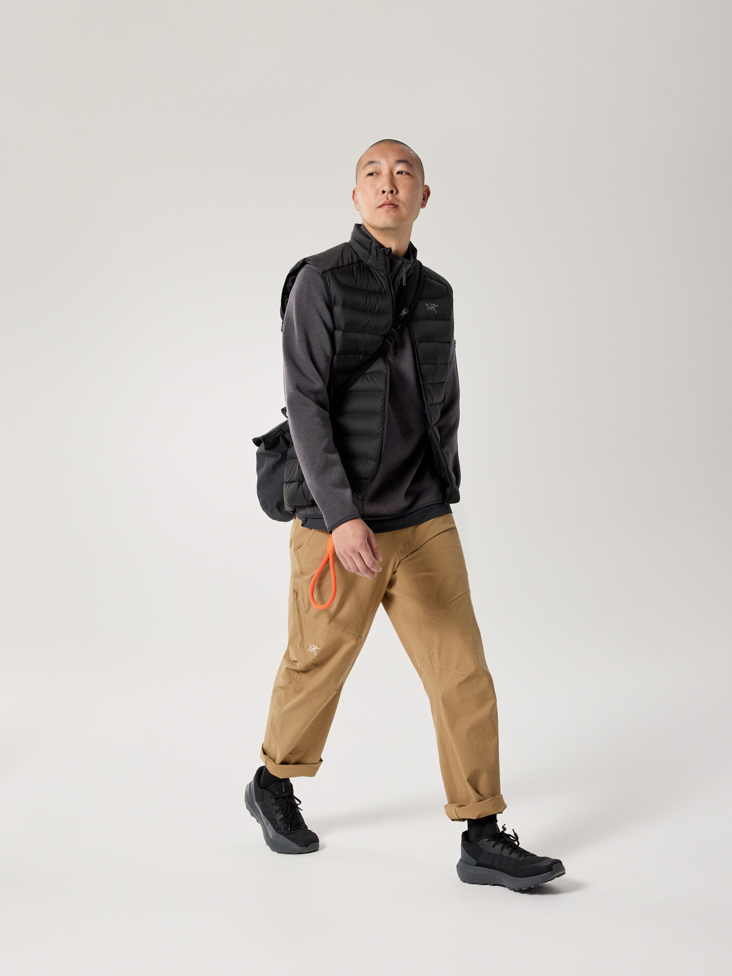 Covert 1/2 Zip Neck Black Heather II Full Body