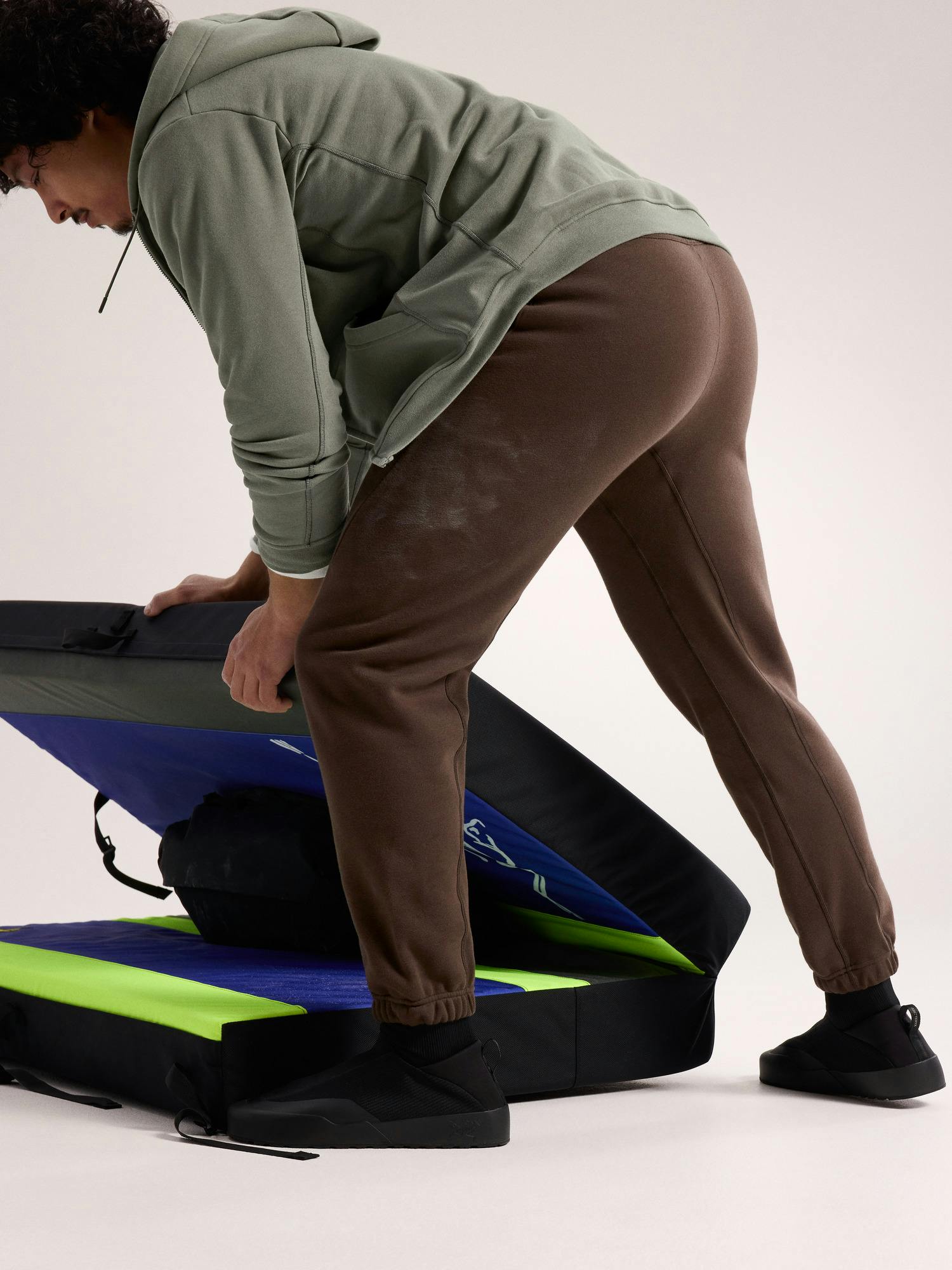 Emblem Fleece Jogger Men's | Arc'teryx Canada