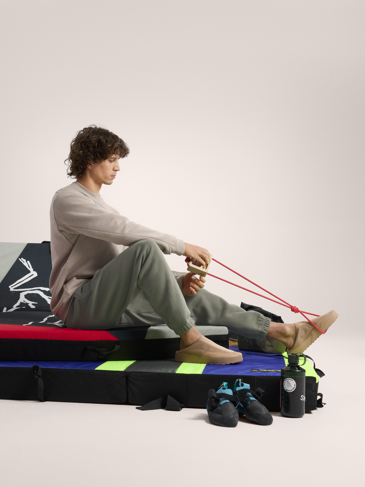 Emblem Fleece Jogger Forage Full Body