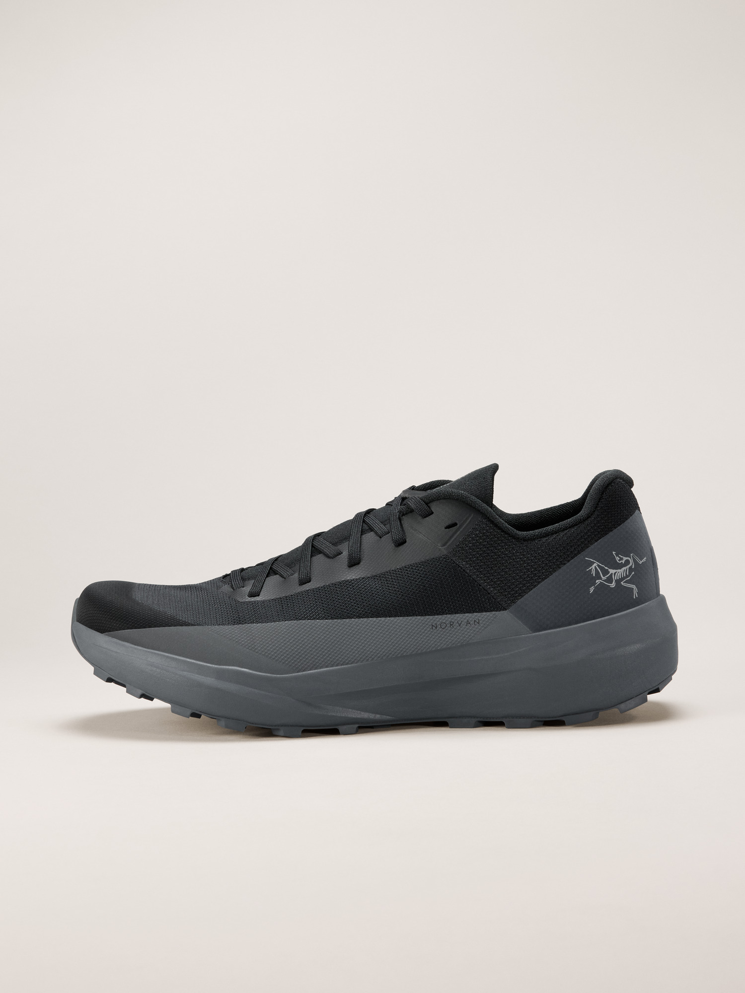 Norvan LD 4 Shoe Black/Cloud Profile