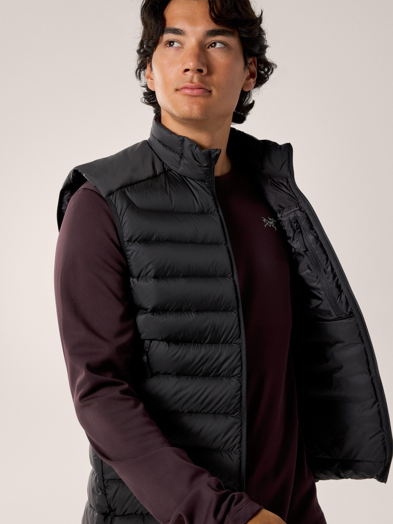 Cerium Vest Black Hover