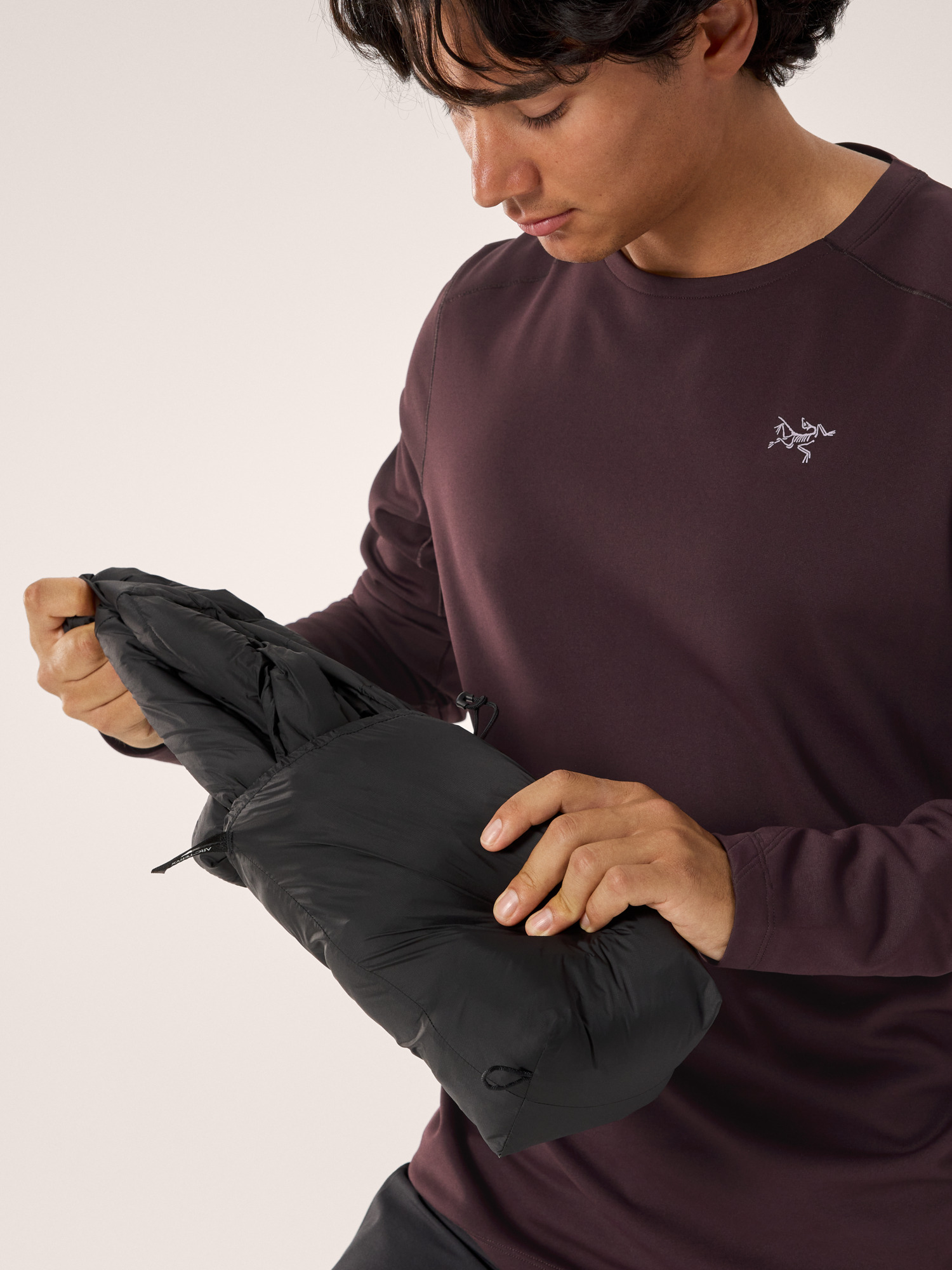 Cerium Vest Black Packed