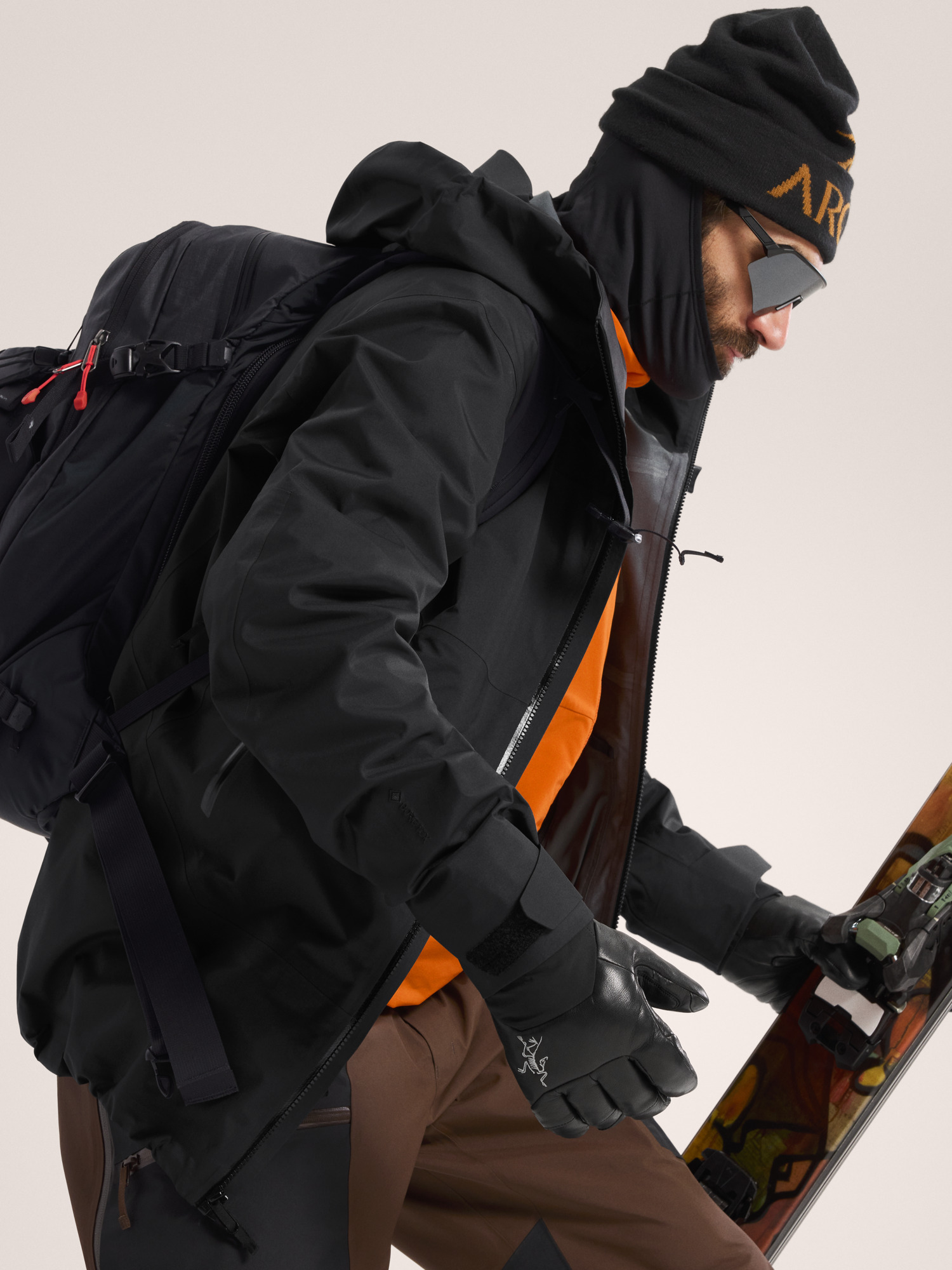 Sabre Jacket Black Hover