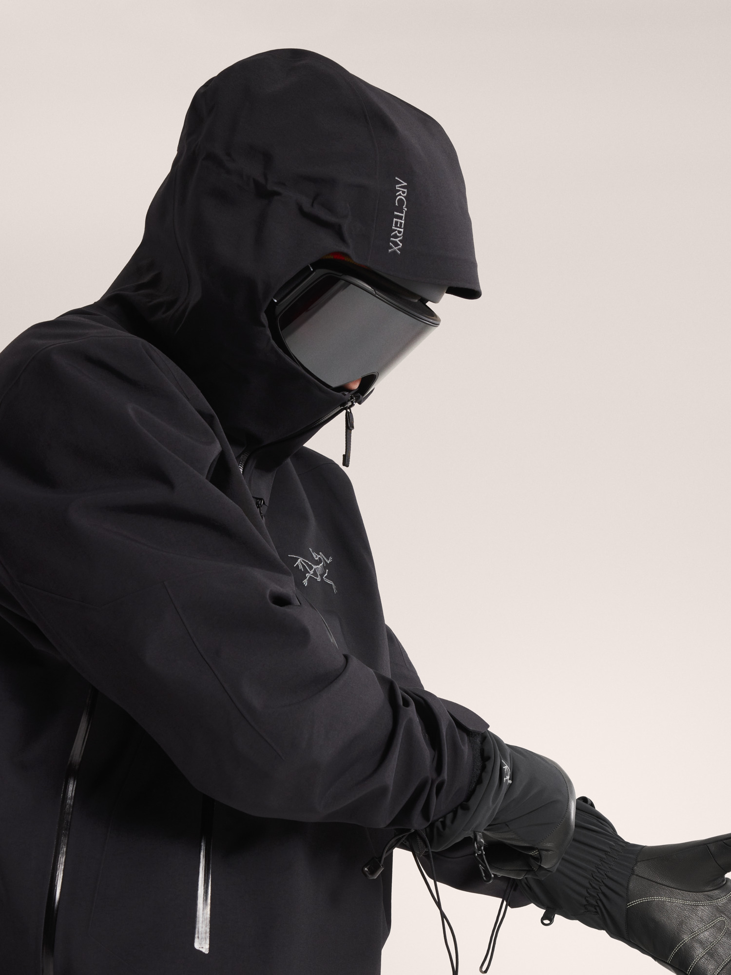 Sabre Relaxed Anorak Black Hood