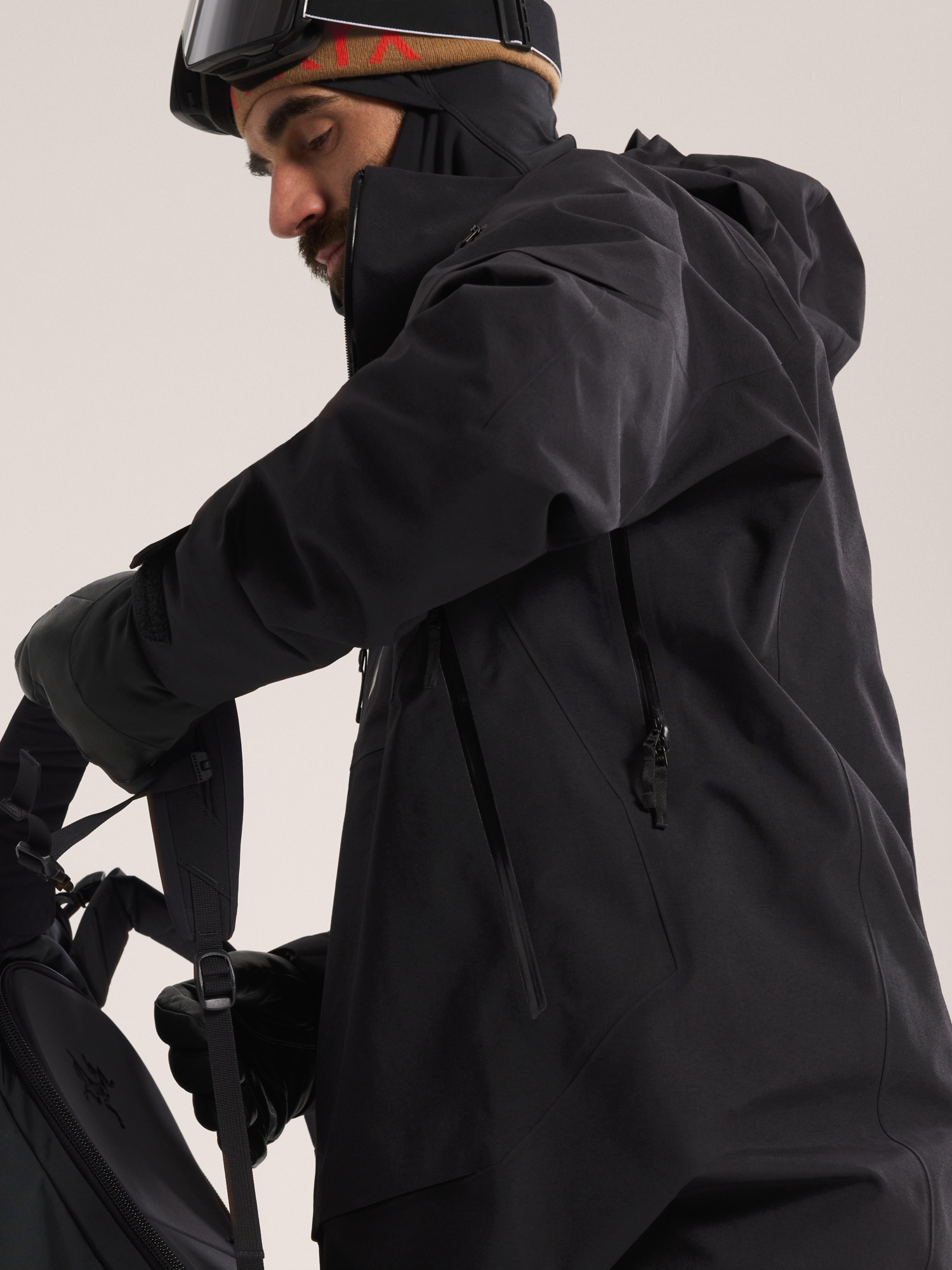 Sabre Relaxed Anorak Black Pit Zip