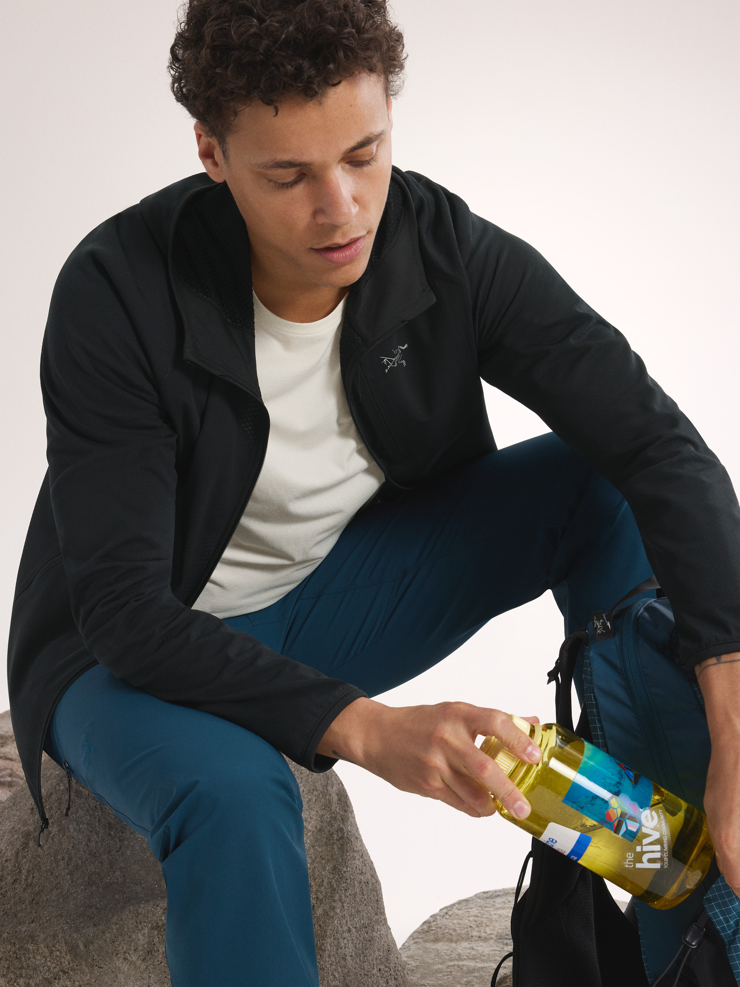 Delta Hoody Black Hover