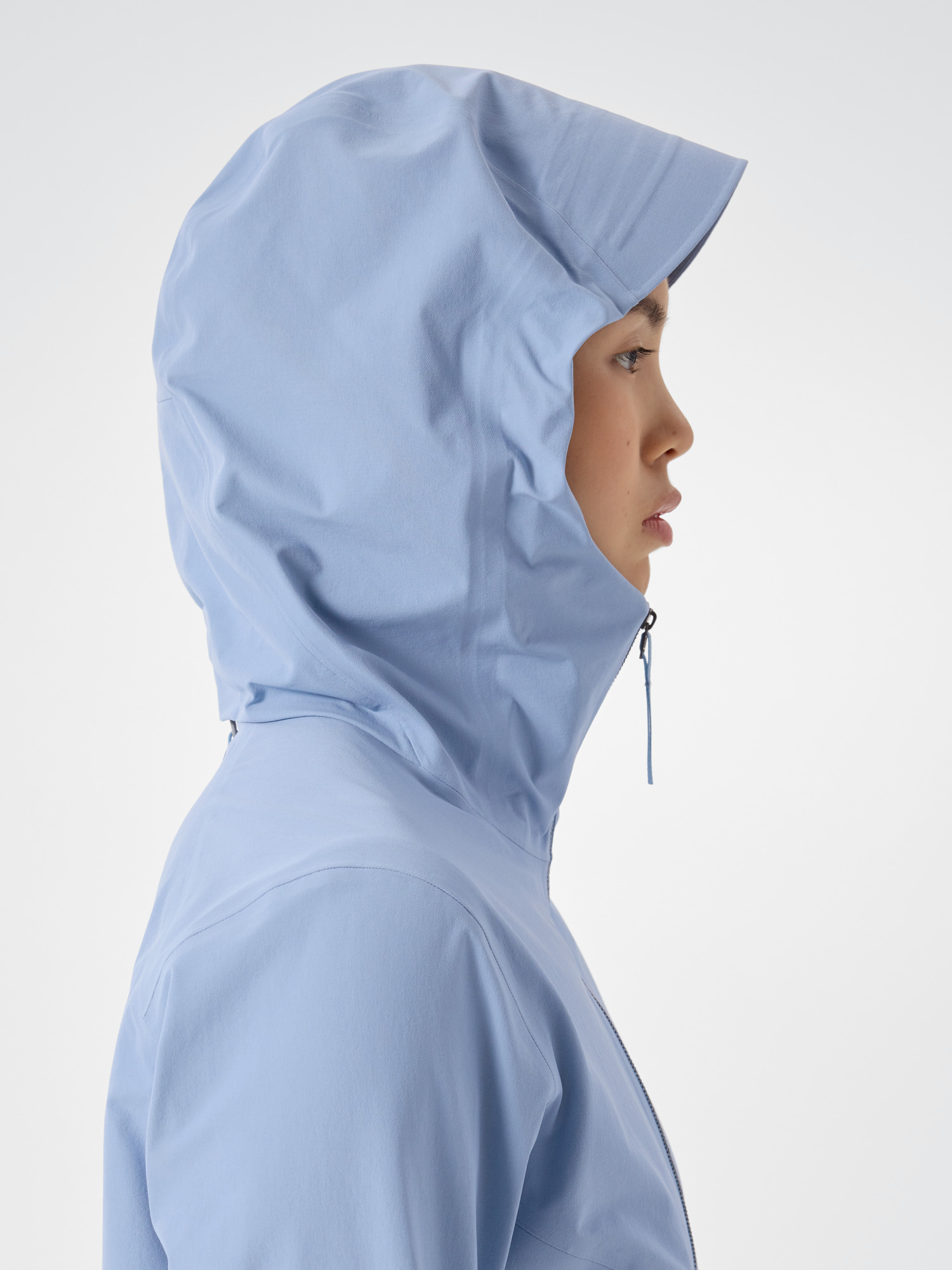 Focal Hoody Women's Waterfront Detail 3