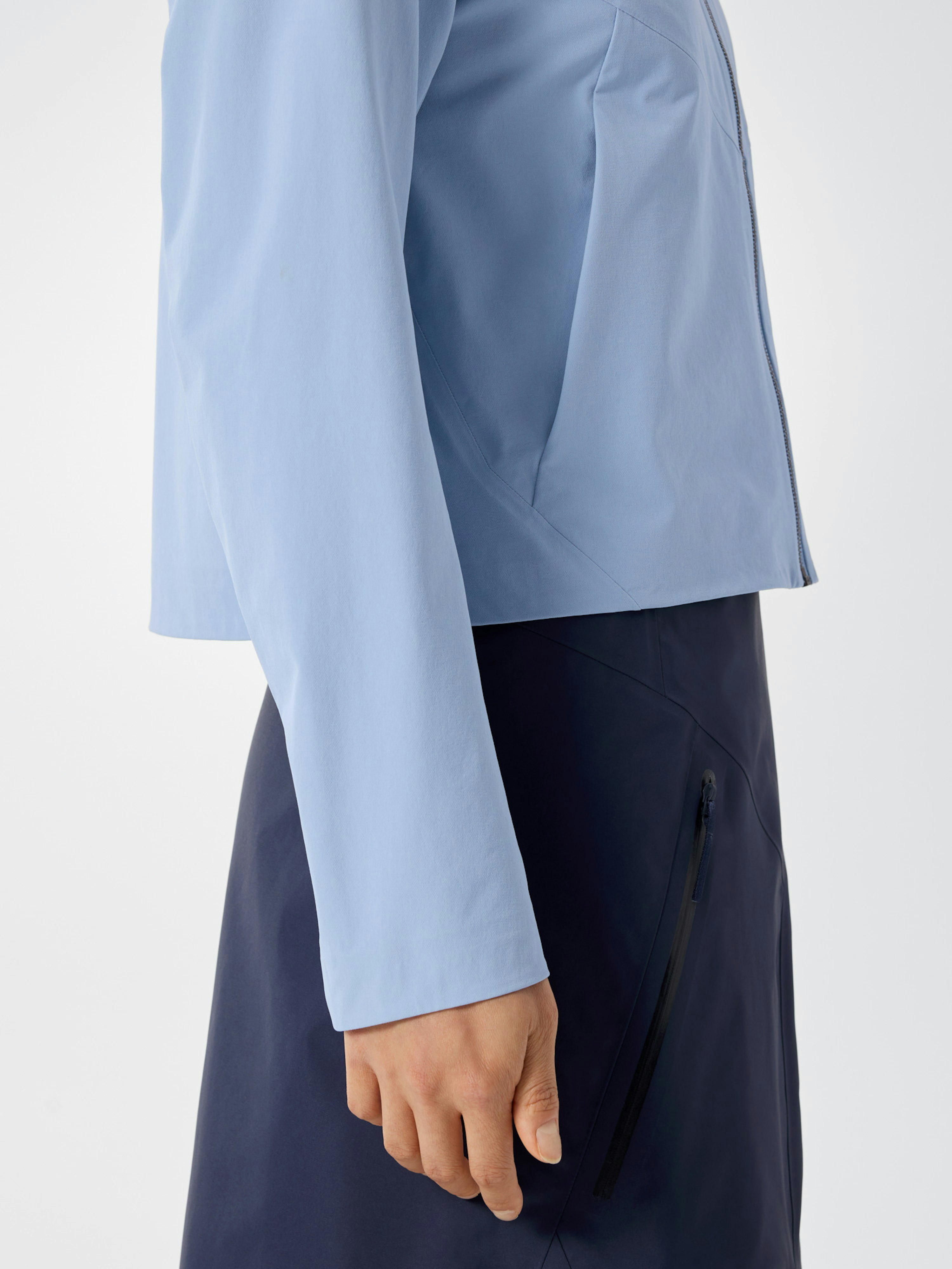 Focal Hoody Women's Waterfront Detail 4