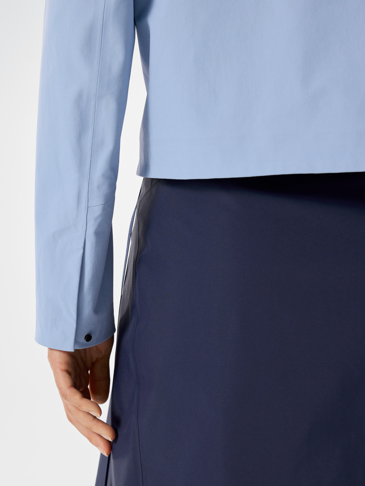 Focal Hoody Women's Waterfront Detail 5