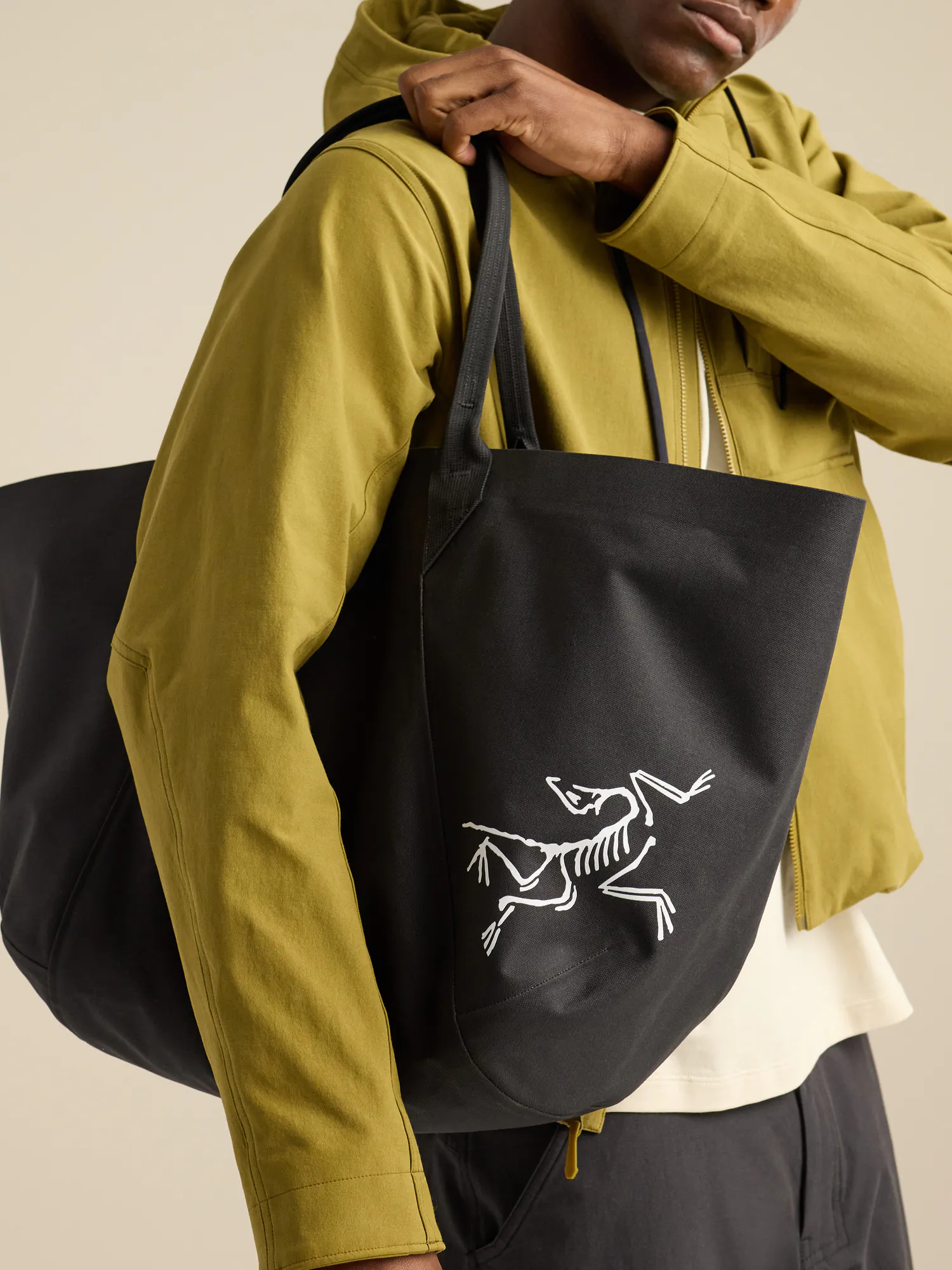 Carrier 45 Gear Tote | Arc'teryx United States