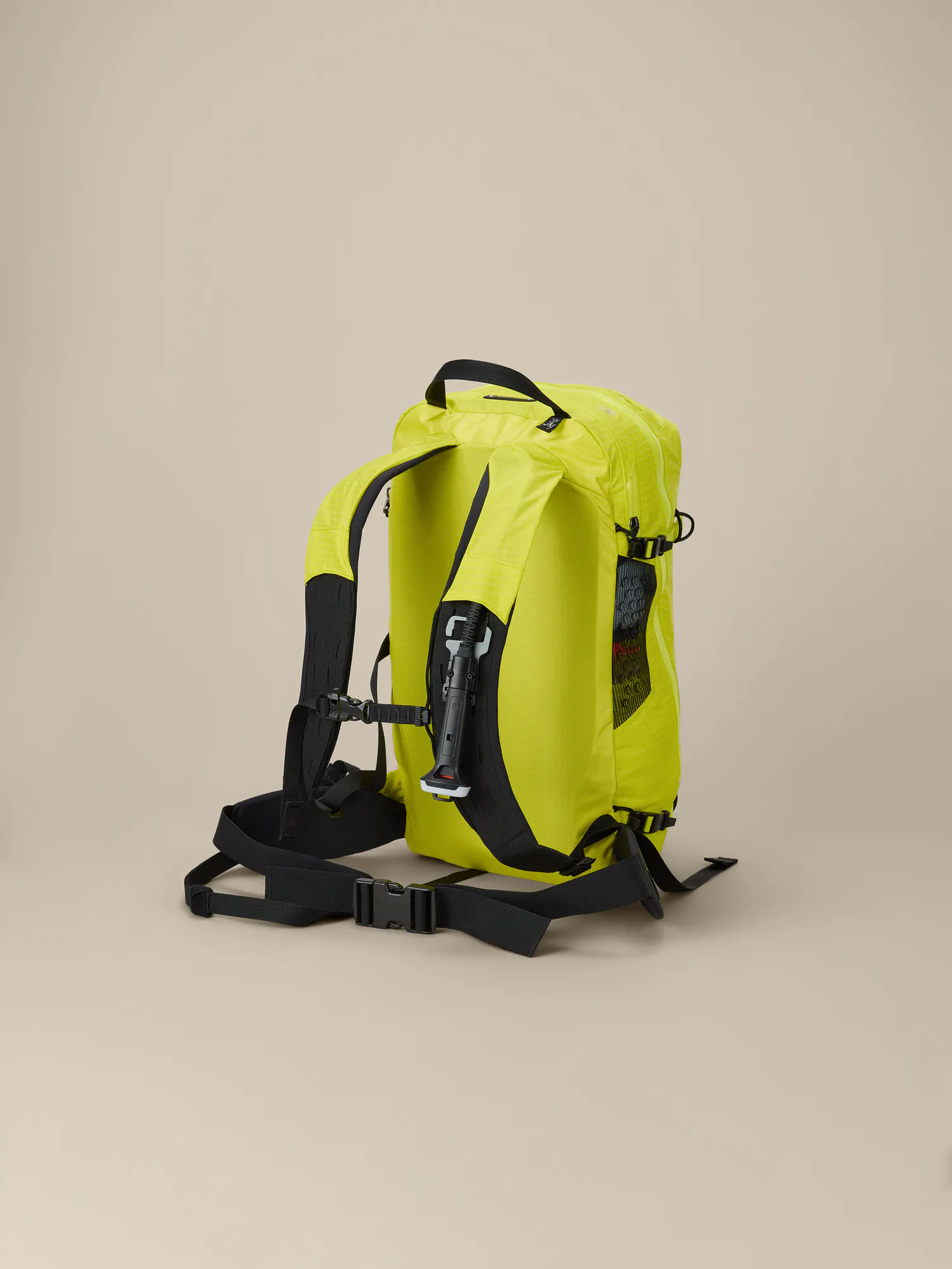 Micon LiTRIC™ 16 Avalanche Airbag | Arc'teryx Canada