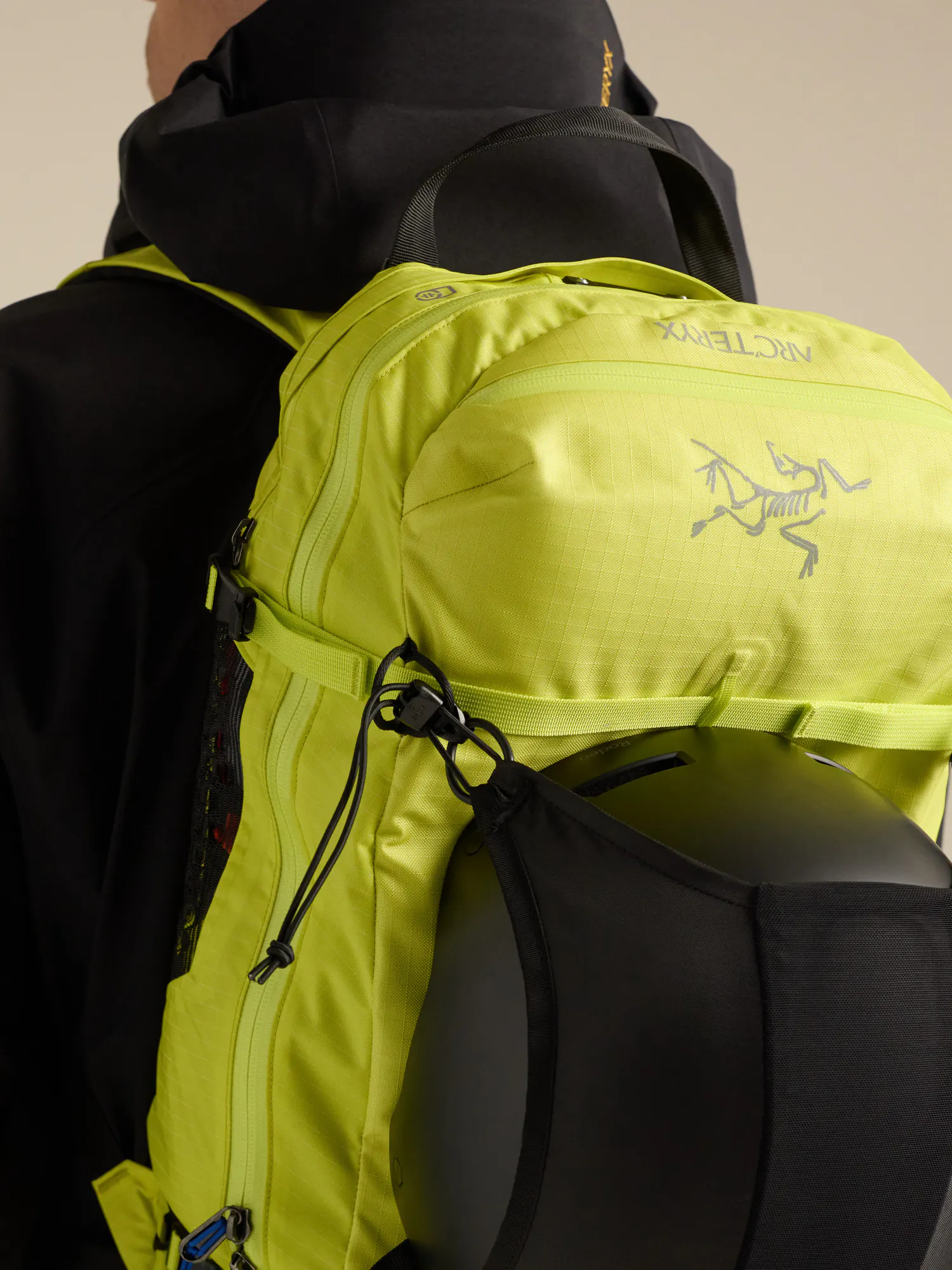 Micon LiTRIC™ 16 Avalanche Airbag | Arc'teryx United States