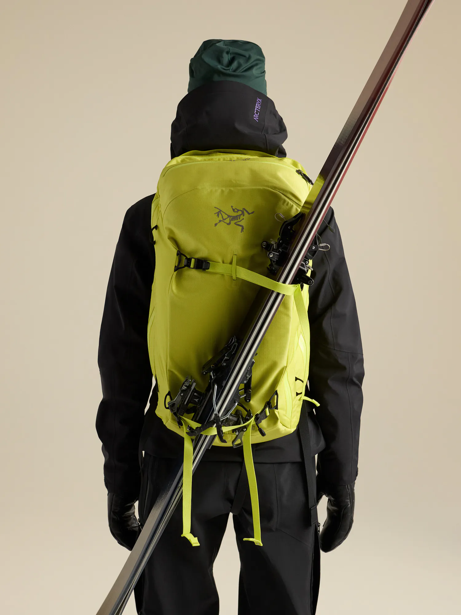 Micon LiTRIC™ 32 Avalanche Airbag | Arc'teryx Canada