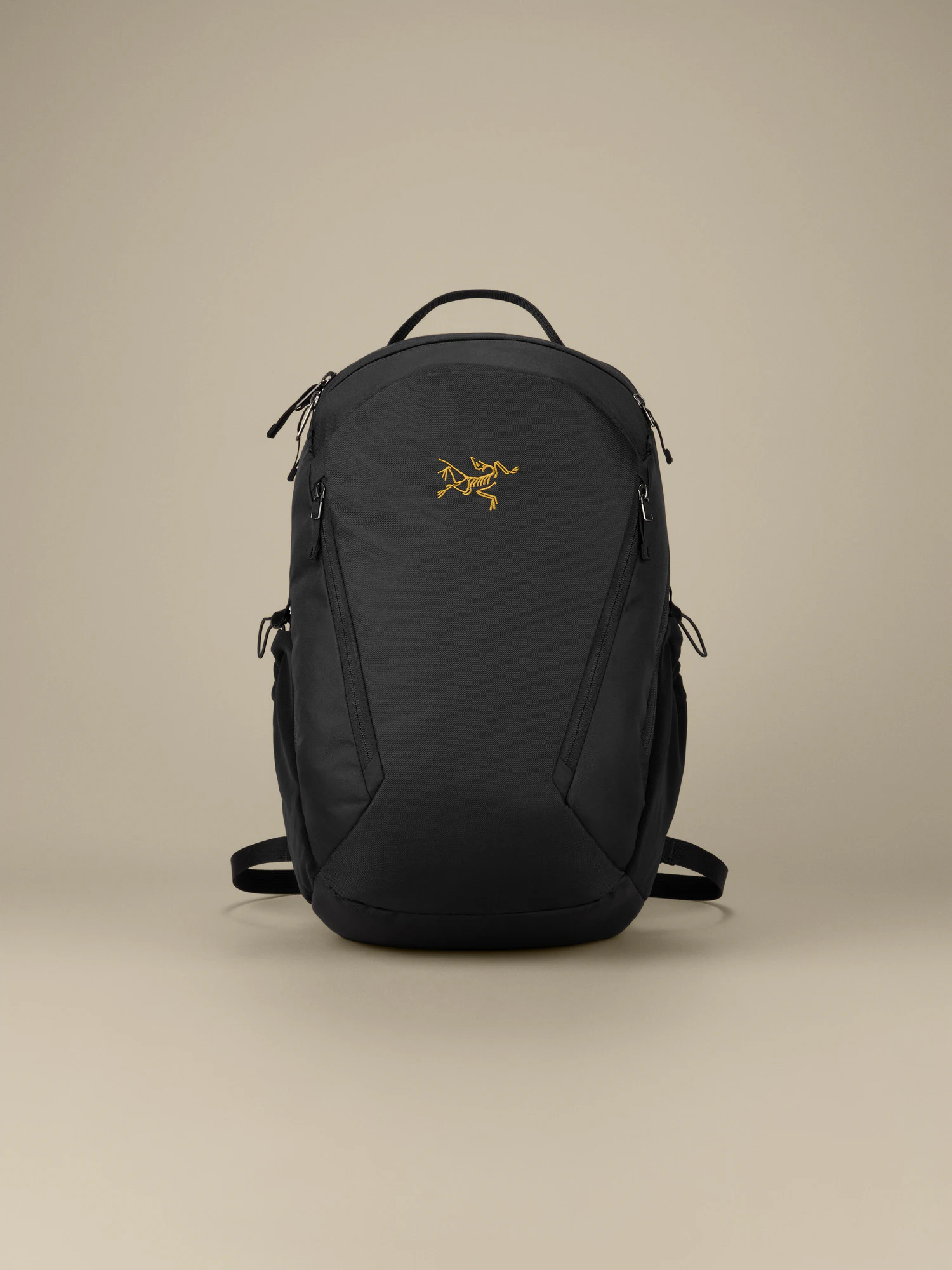 arc'teryx backpack laptop Blade 24 Pack while top and side zip pockets hold essential items including a 3 L hydration bladder with a port for external routing ARC'TERYX Blade 21 Laptop Travel