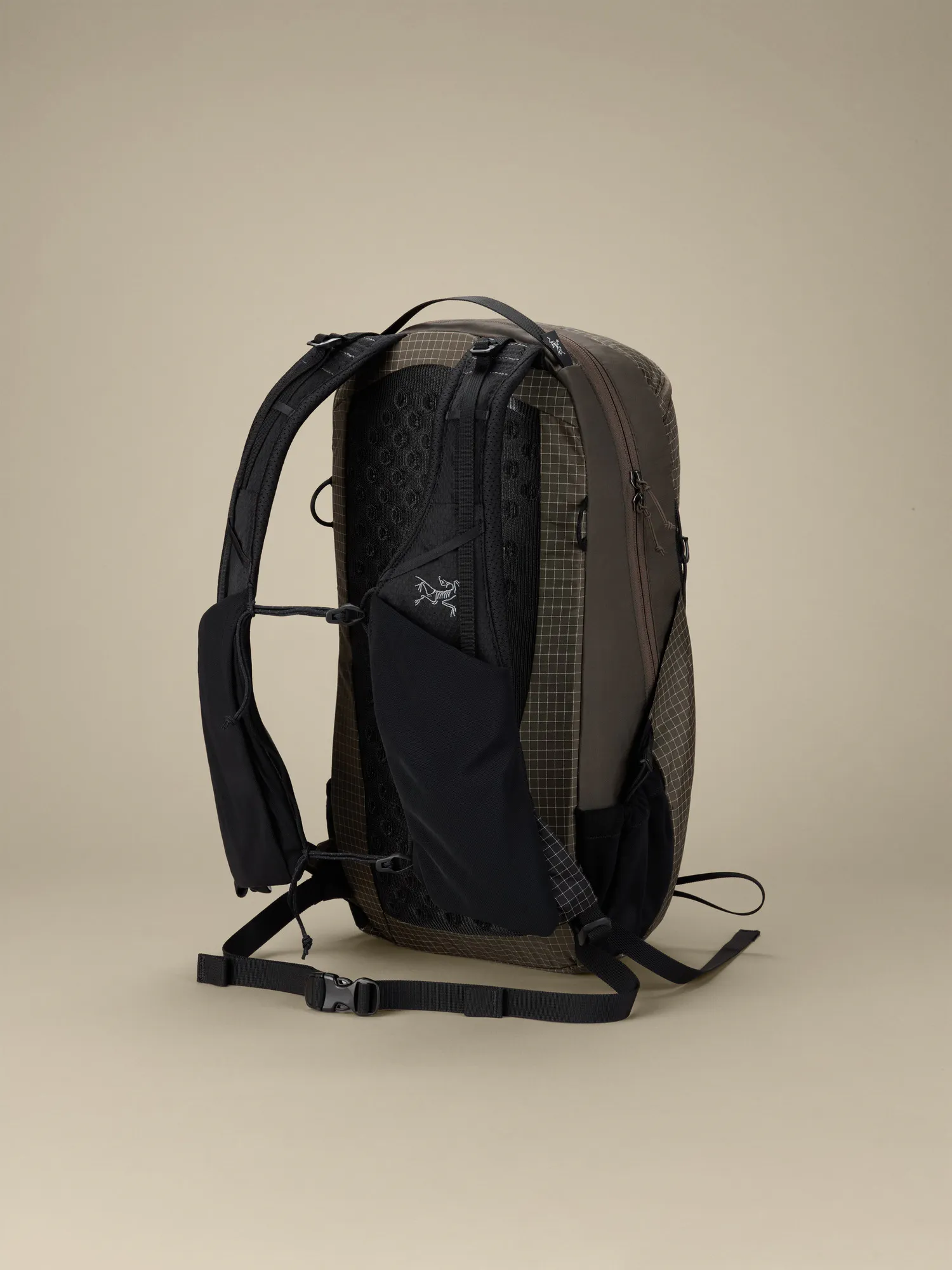 Aerios 18 Backpack | Arc'teryx United States