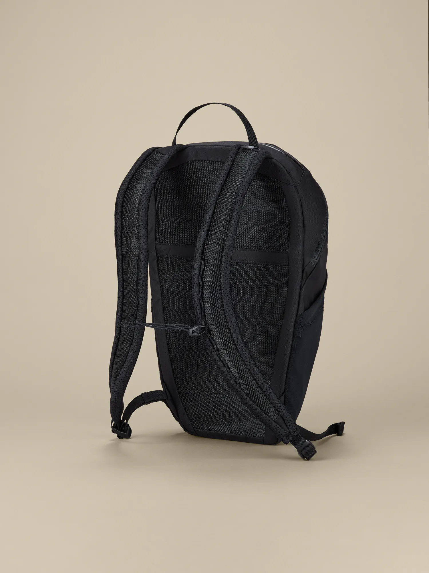Axios 10 Backpack | Arc'teryx United States