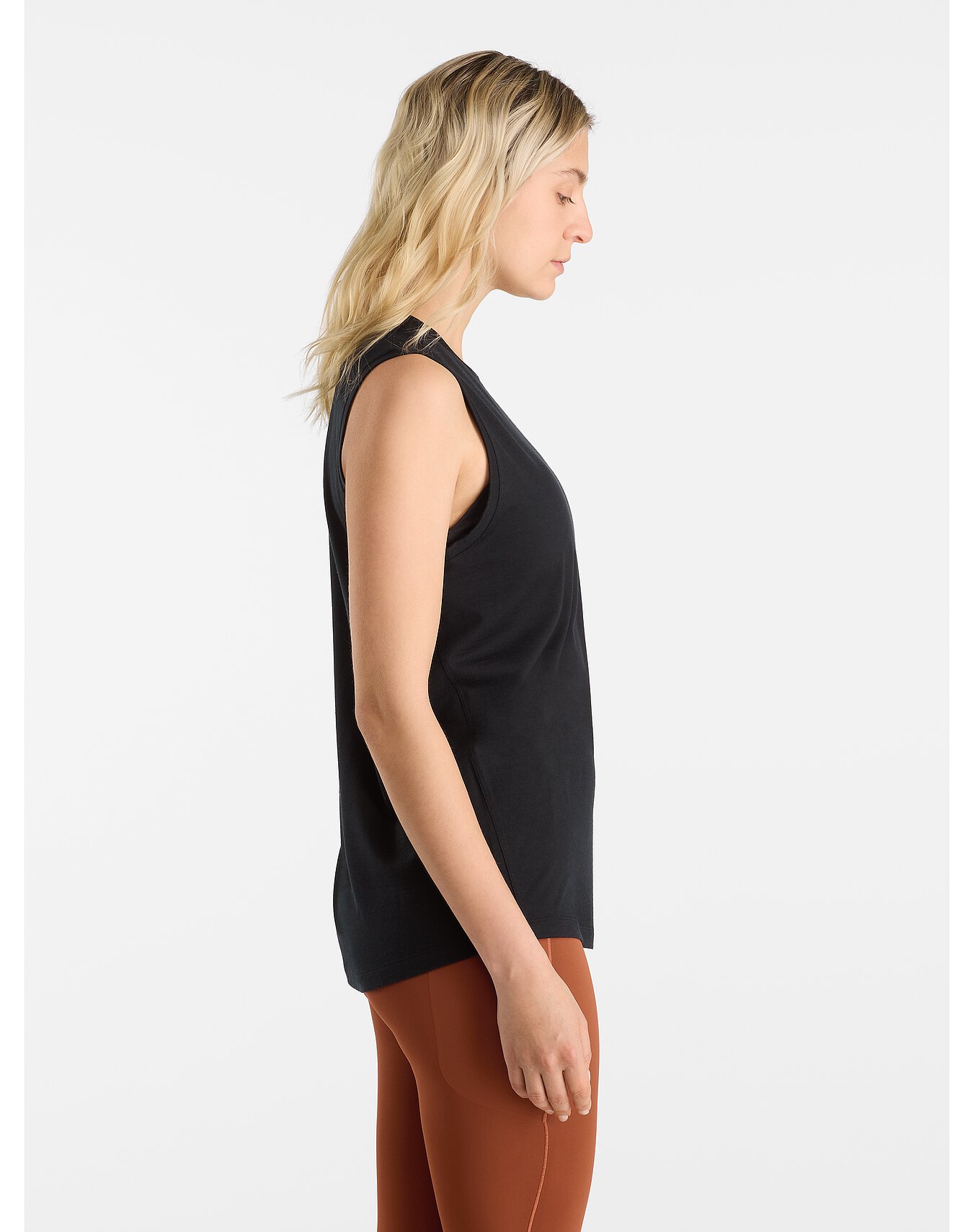 Lana Merino Wool Tank Women's Black Side View Right