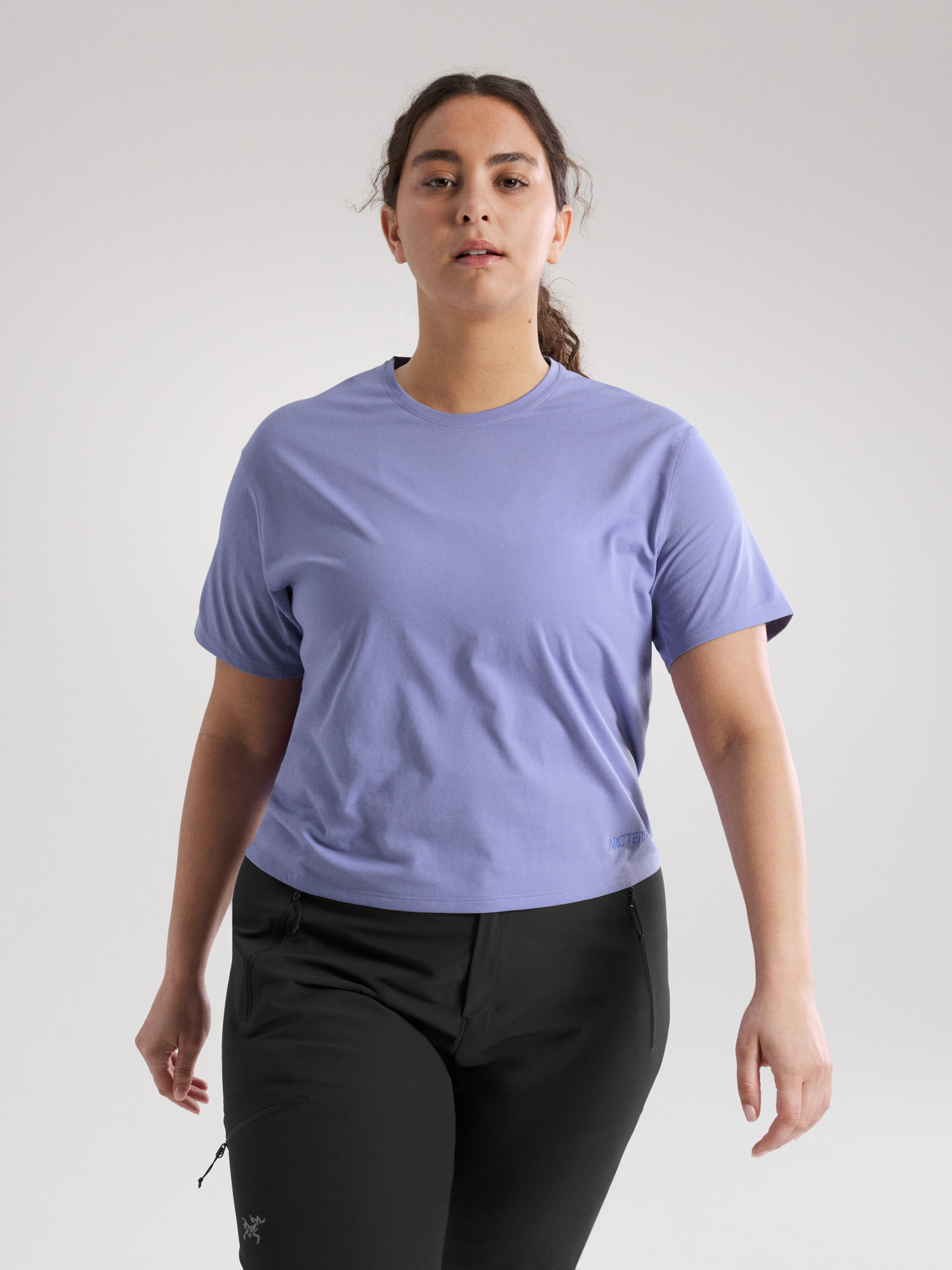 Taema Crop Logo T-Shirt Women