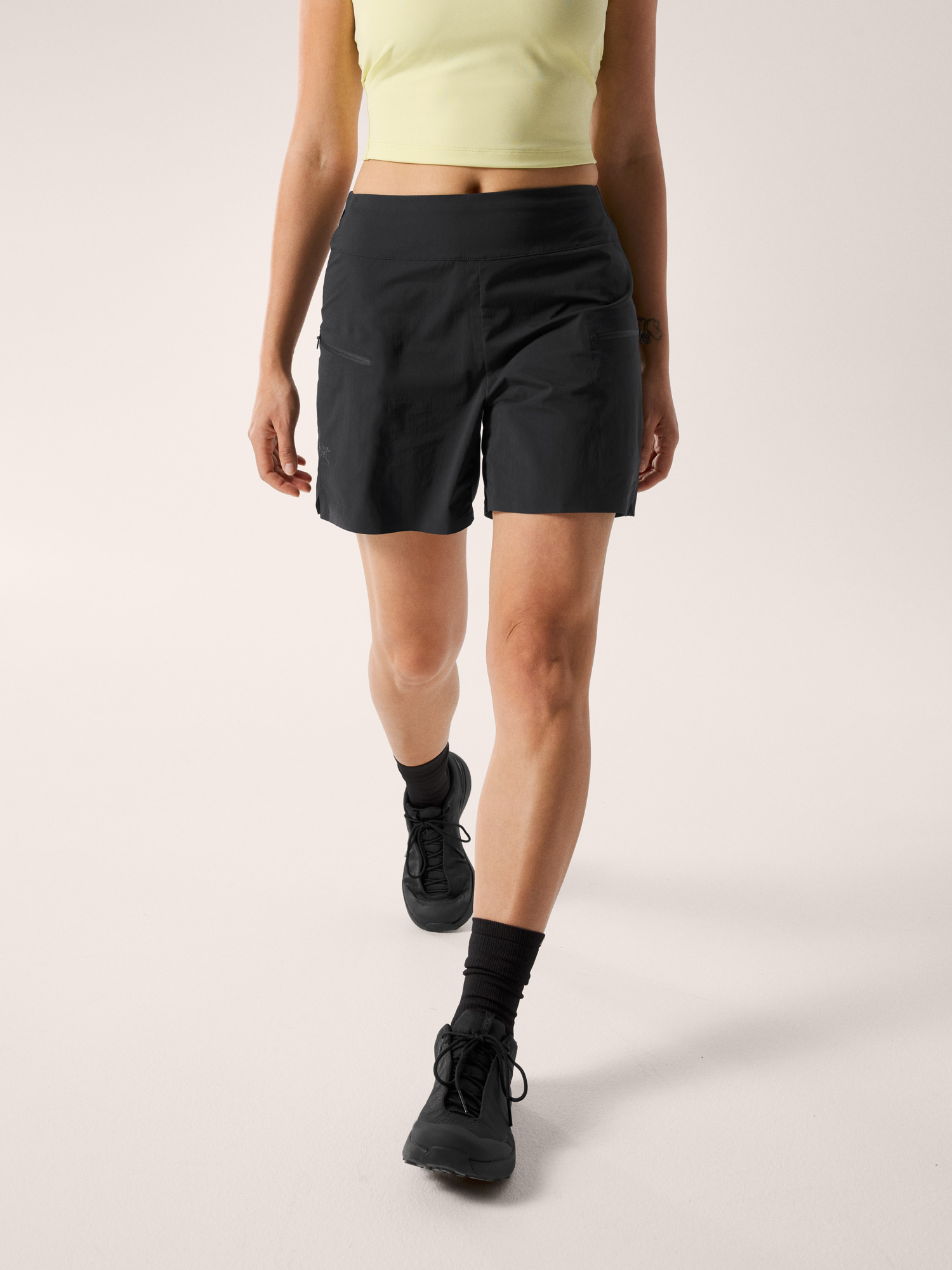 Aestas Short 5.5" Women's Black Front View