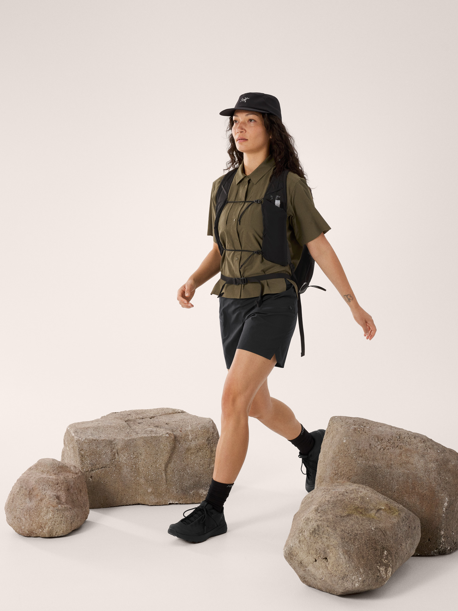 Aestas Short 5.5" Women's Black Full Body