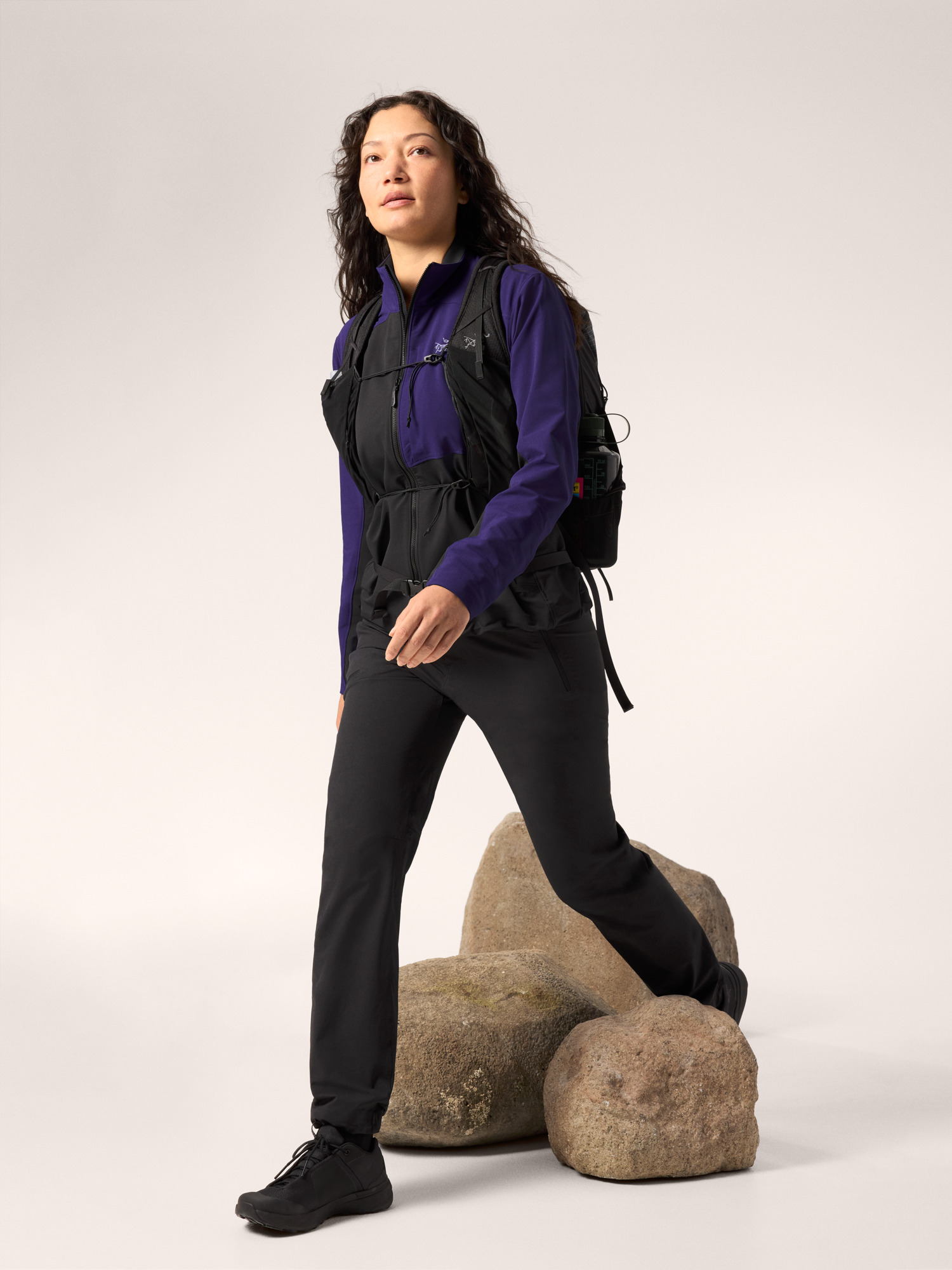 Gamma Jacket Women's Black / Soulsonic Full Body