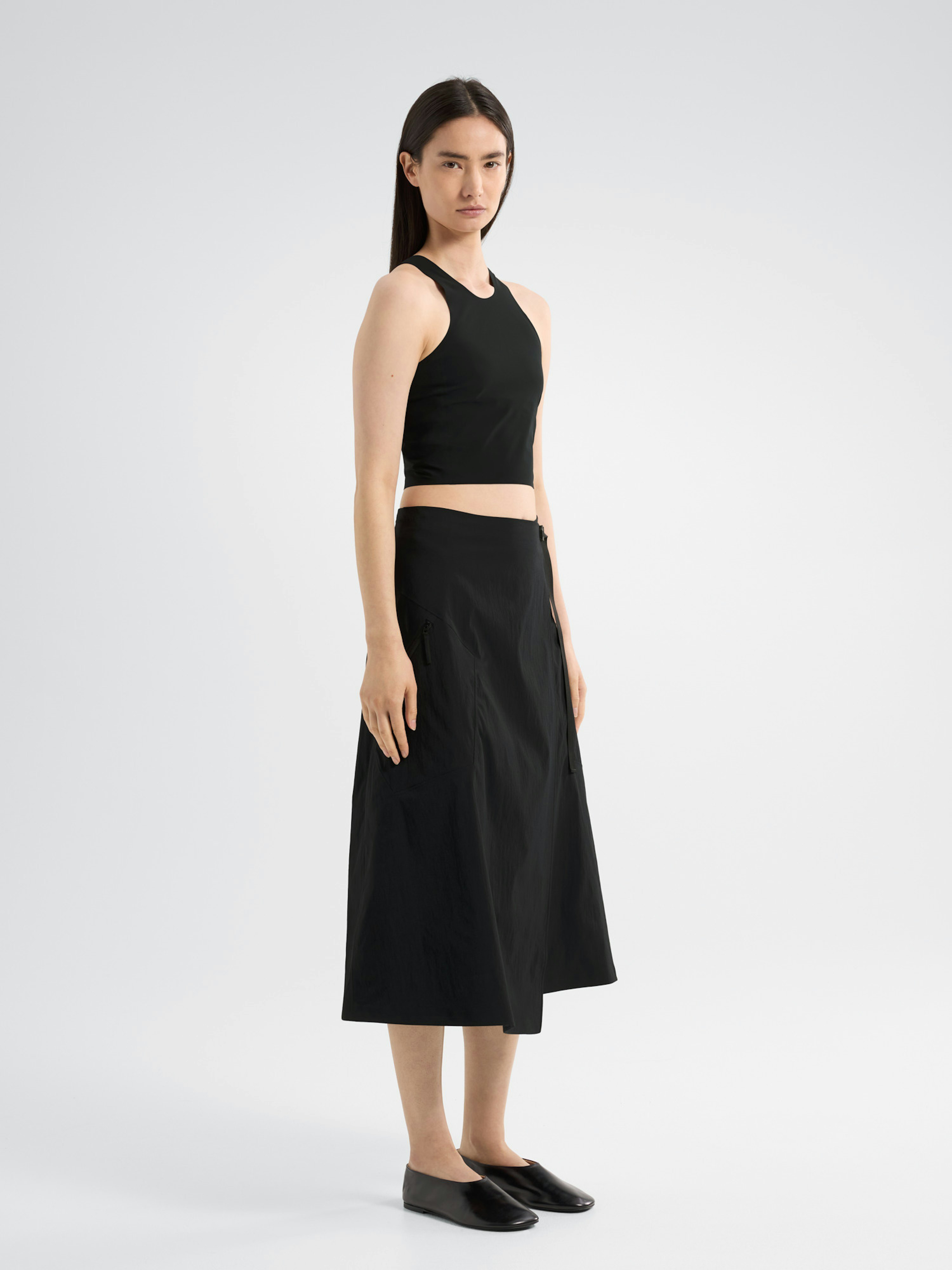 Toric Tank Women's Black 3 4 Front View