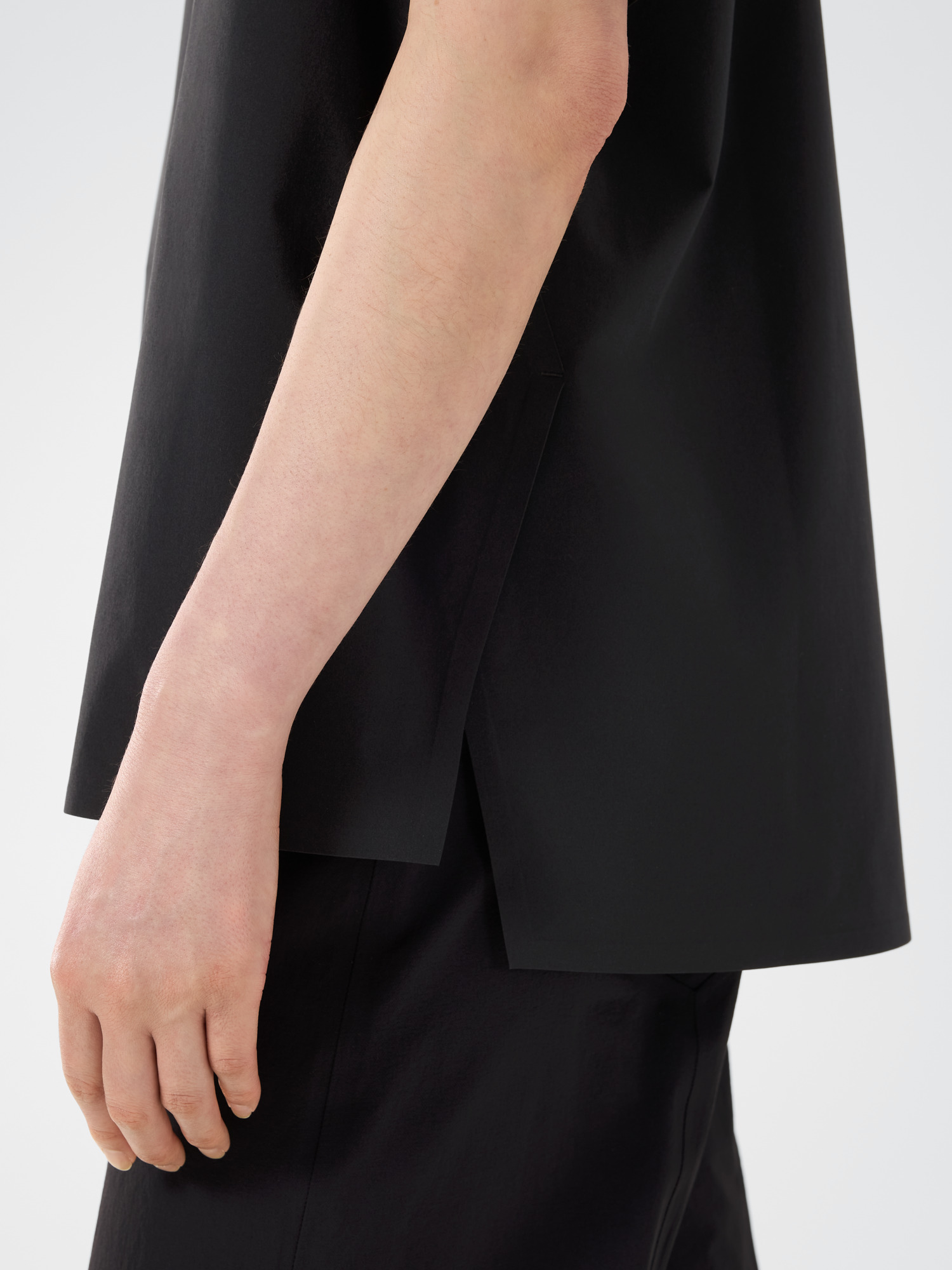 Eave V Neck Shirt Women's Black Detail 1