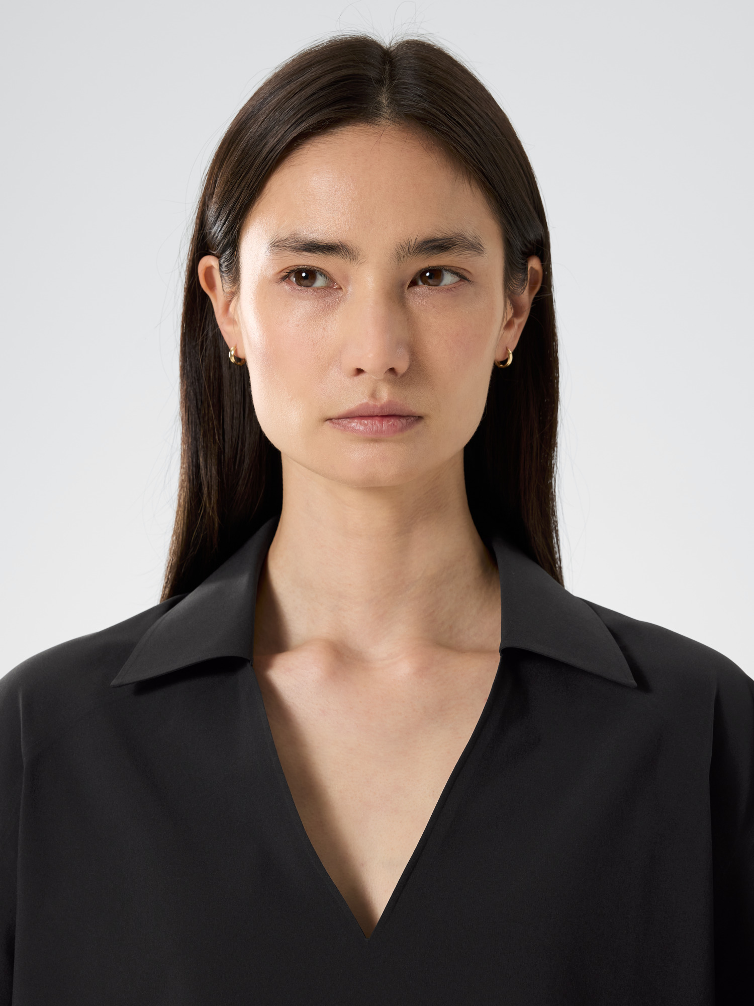 Eave V Neck Shirt Women's Black Detail 2