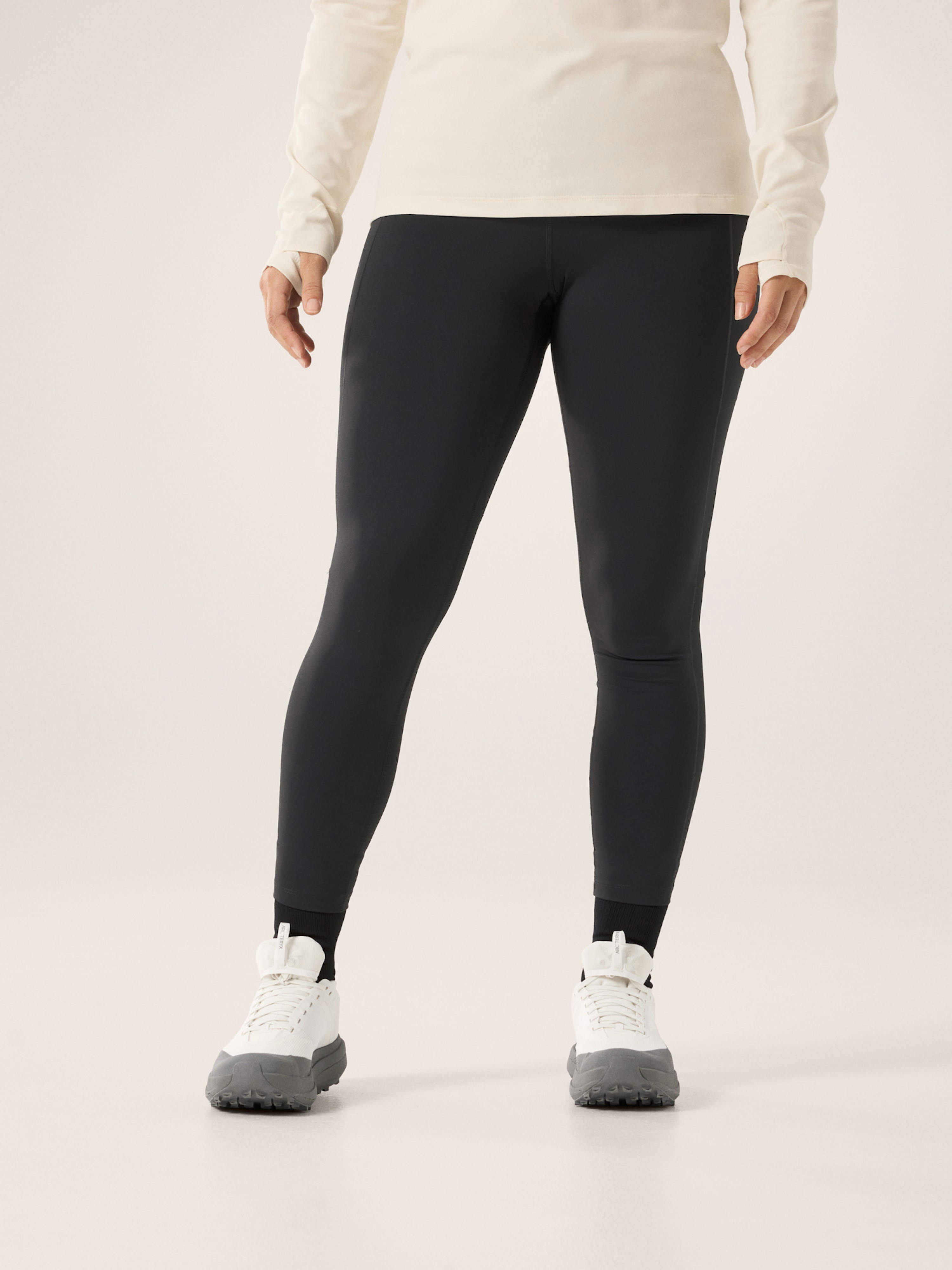 Essent High-Rise Utility Legging 26" Women's Black Front View