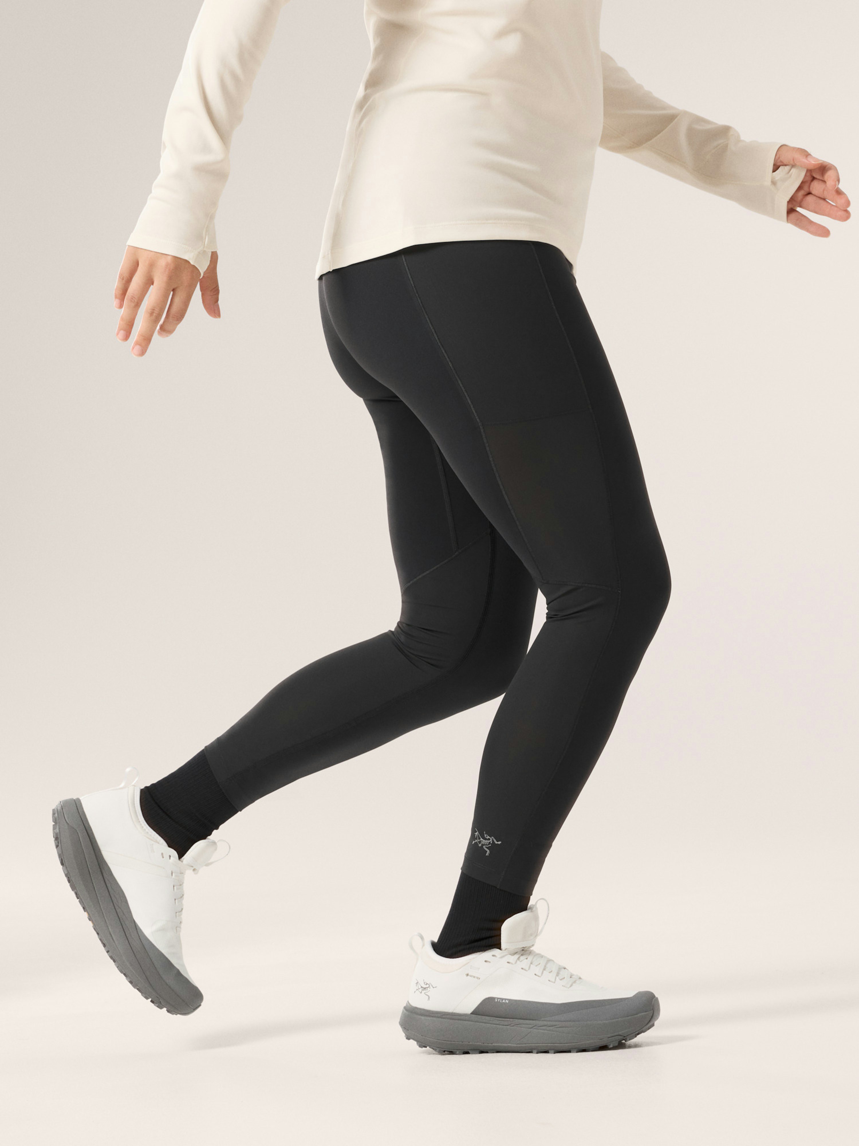 Essent High-Rise Utility Legging 26" Women's Black Side View