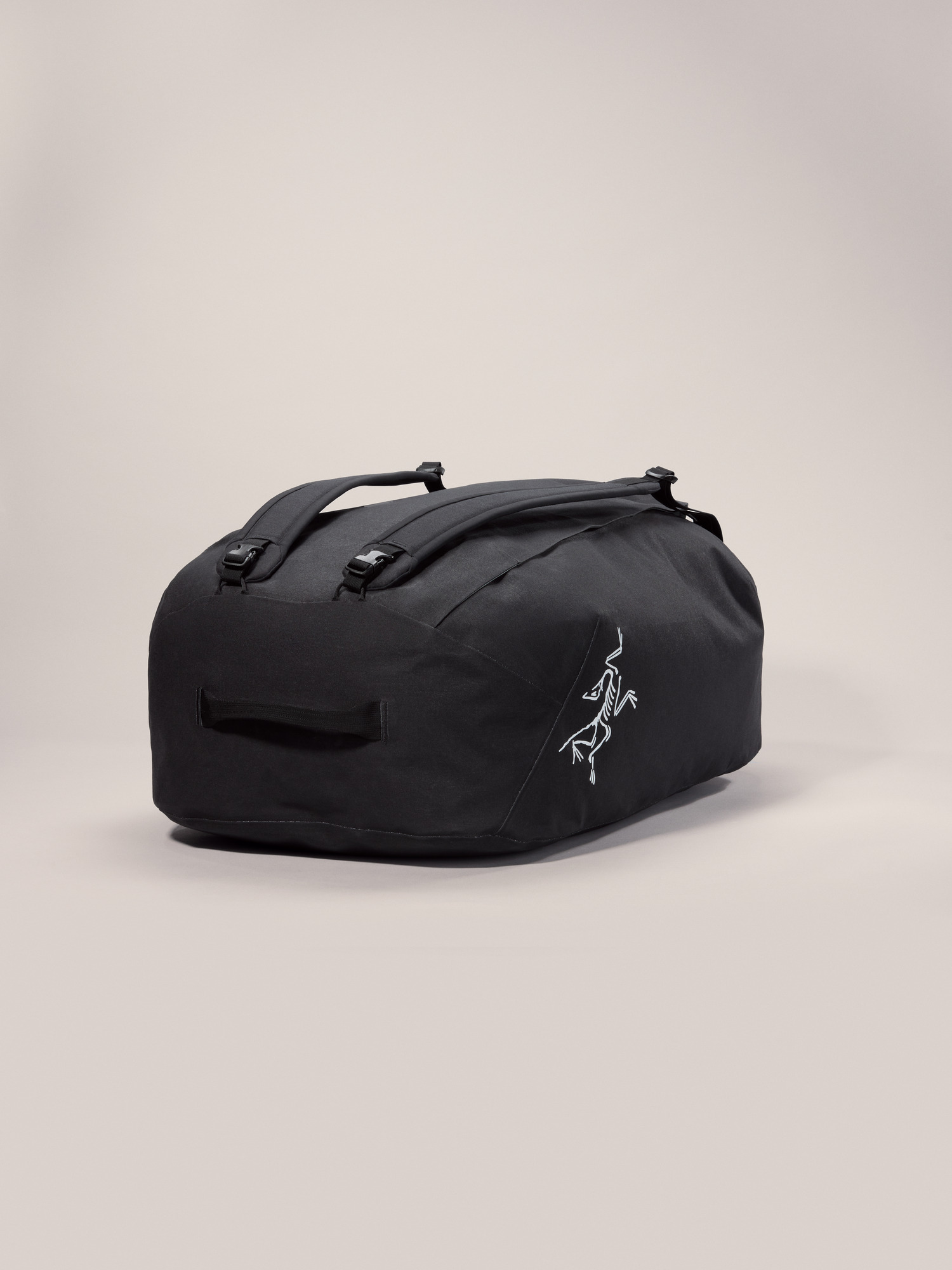Carrier 100 Duffle Black Back