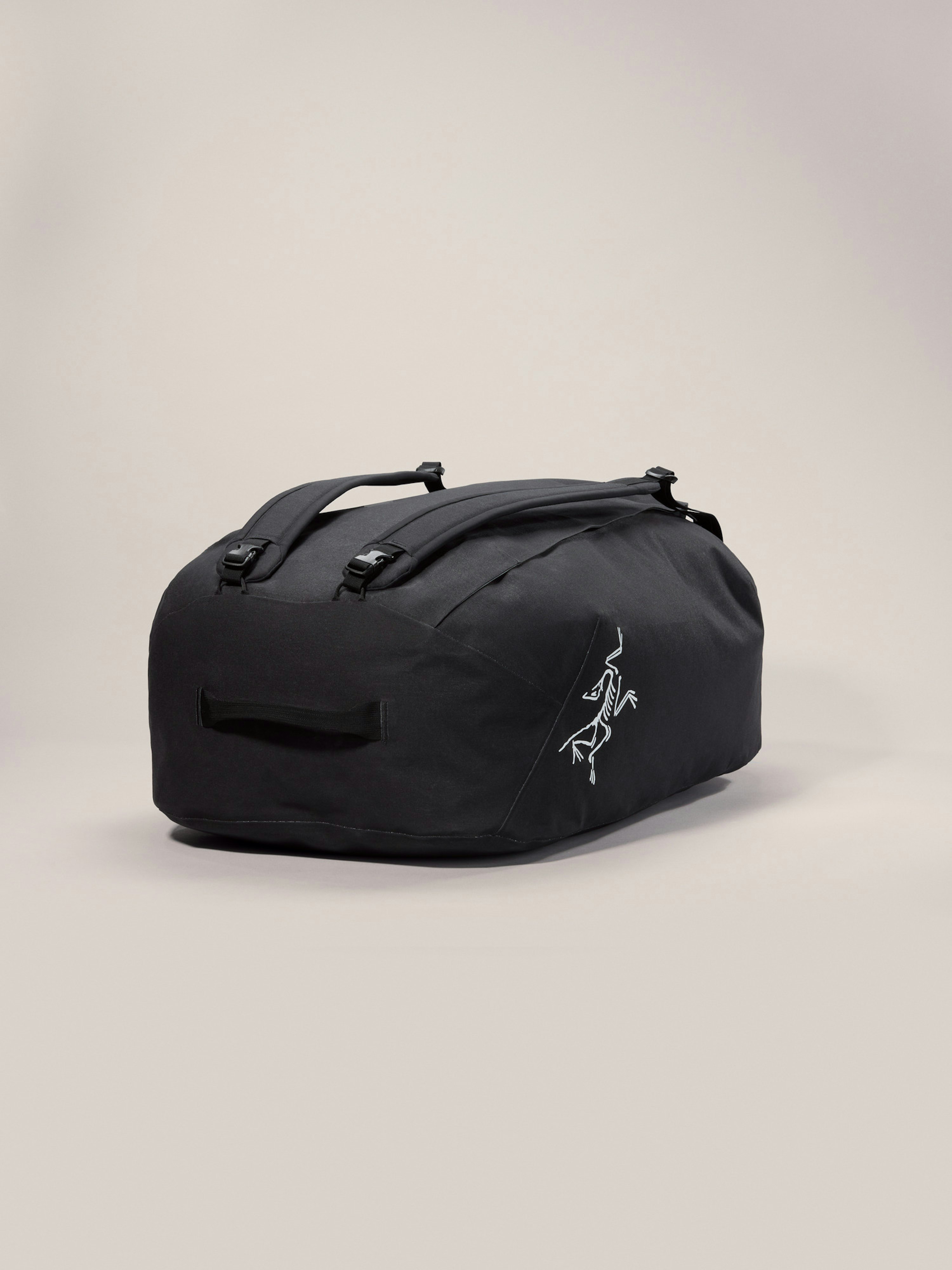Carrier 100 Duffle Black Back
