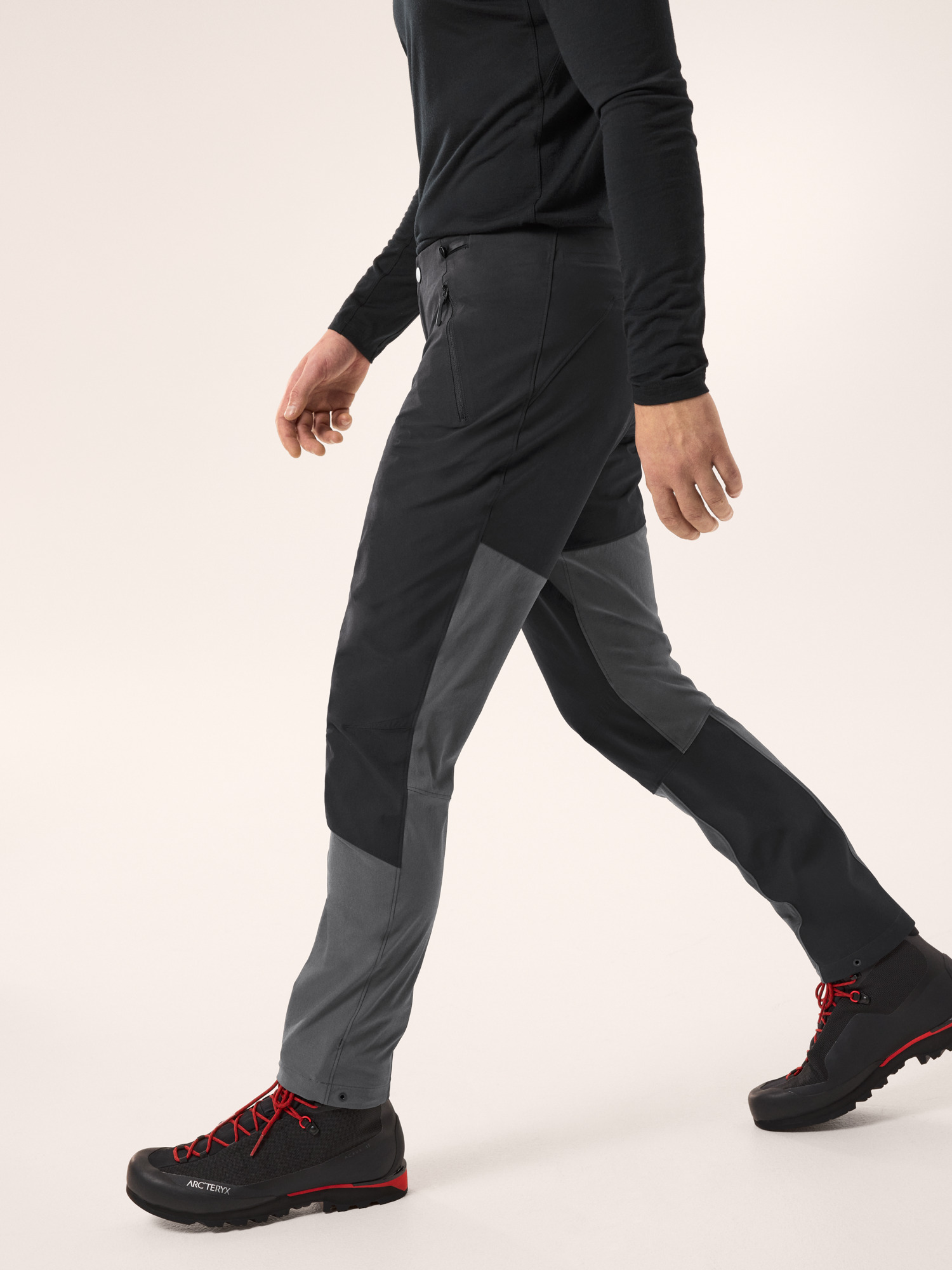 Serratus Pant Black/Graphite Side View