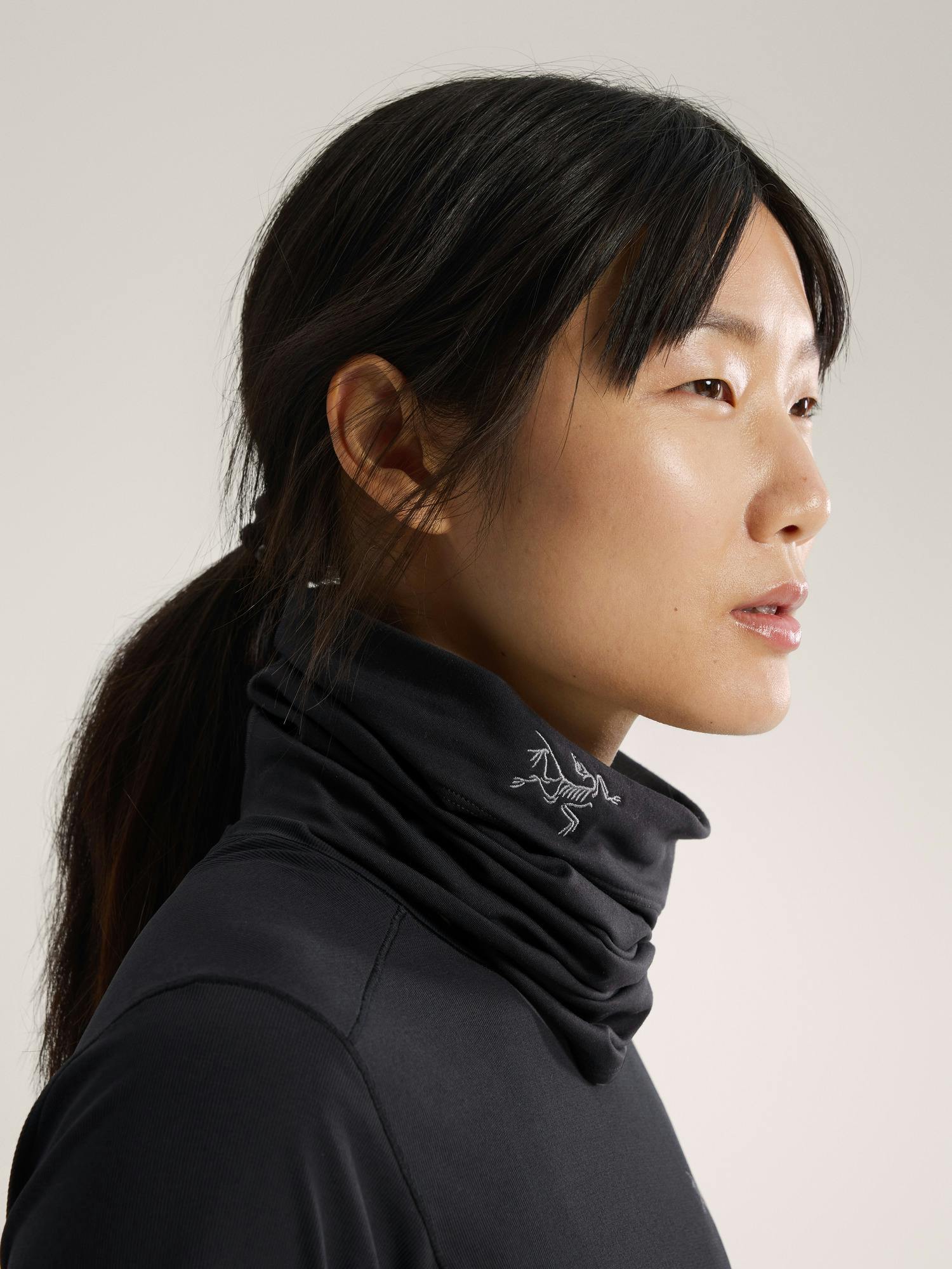 Rho Synthetic Neck Gaiter Long Black Side View