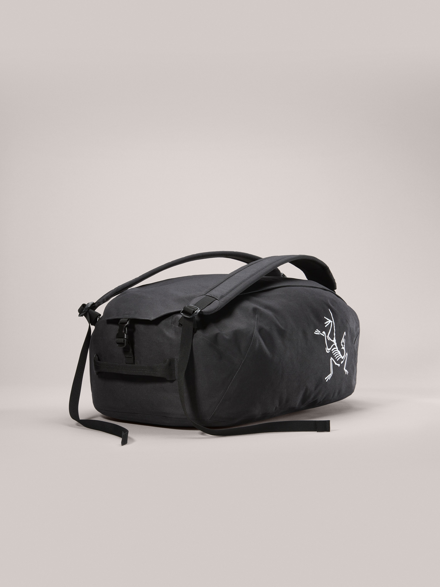 Carrier 40 Duffle Black Side