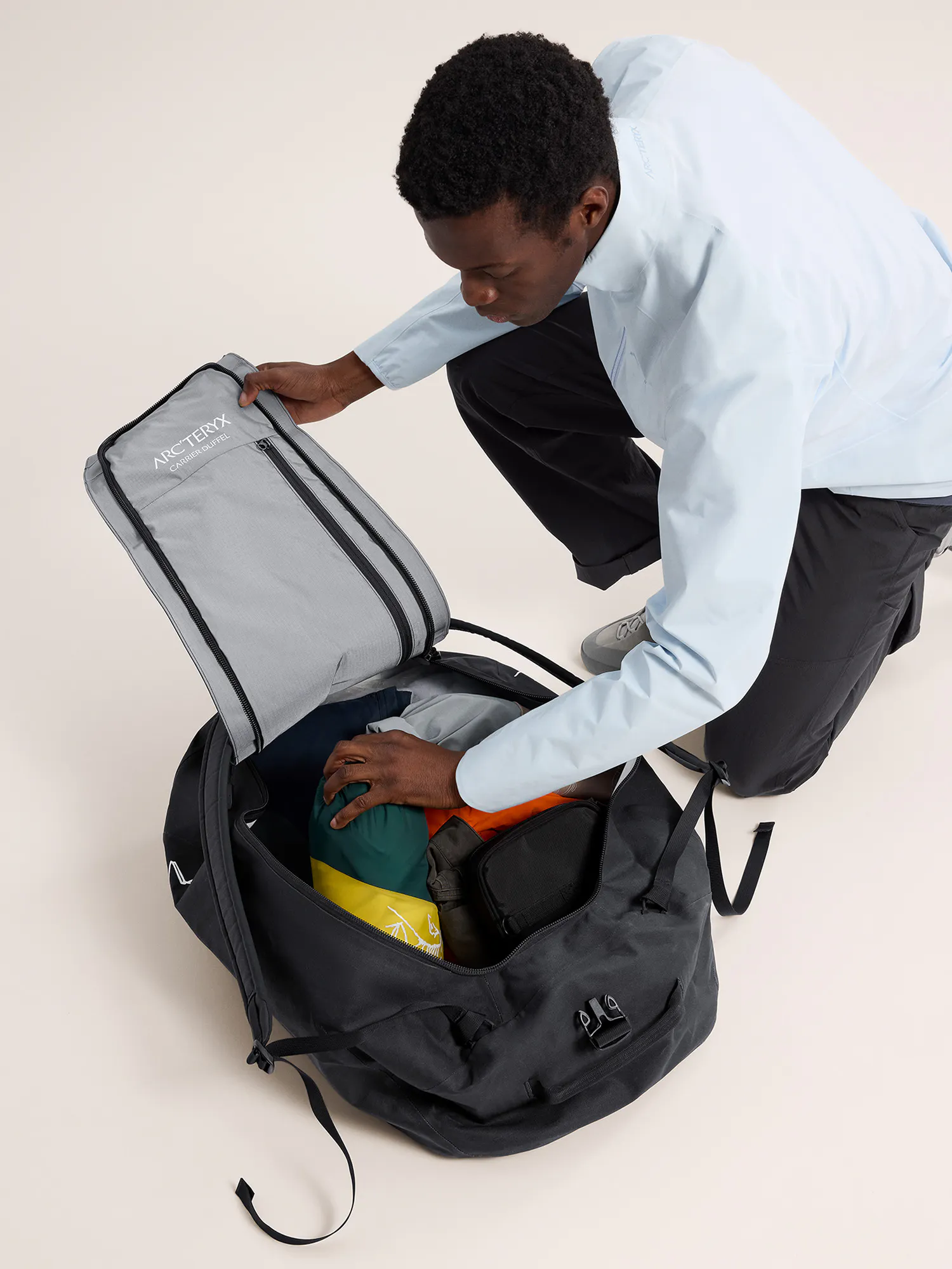 た*様 希少 ARC'TERYX Carrier Duffle 防水バックパック ARC'TERYX CARRIER DUFFLE 36L BAG 'GREY RED' – Sadō Room