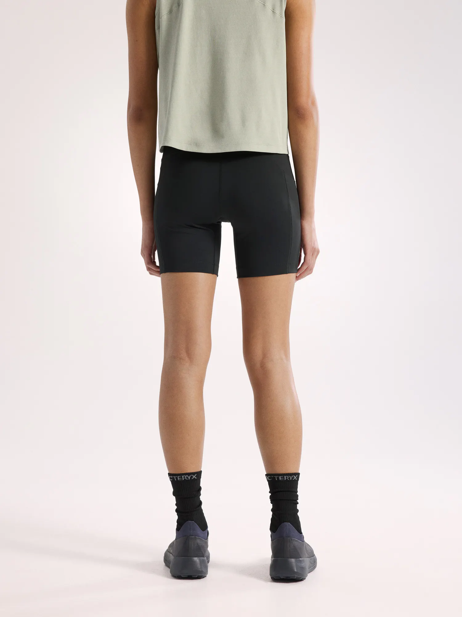 Essent High-Rise Utility Short 6