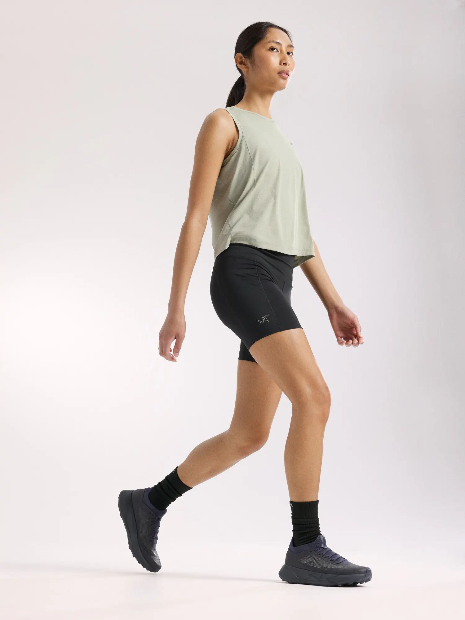 Essent High-Rise Utility Short 6