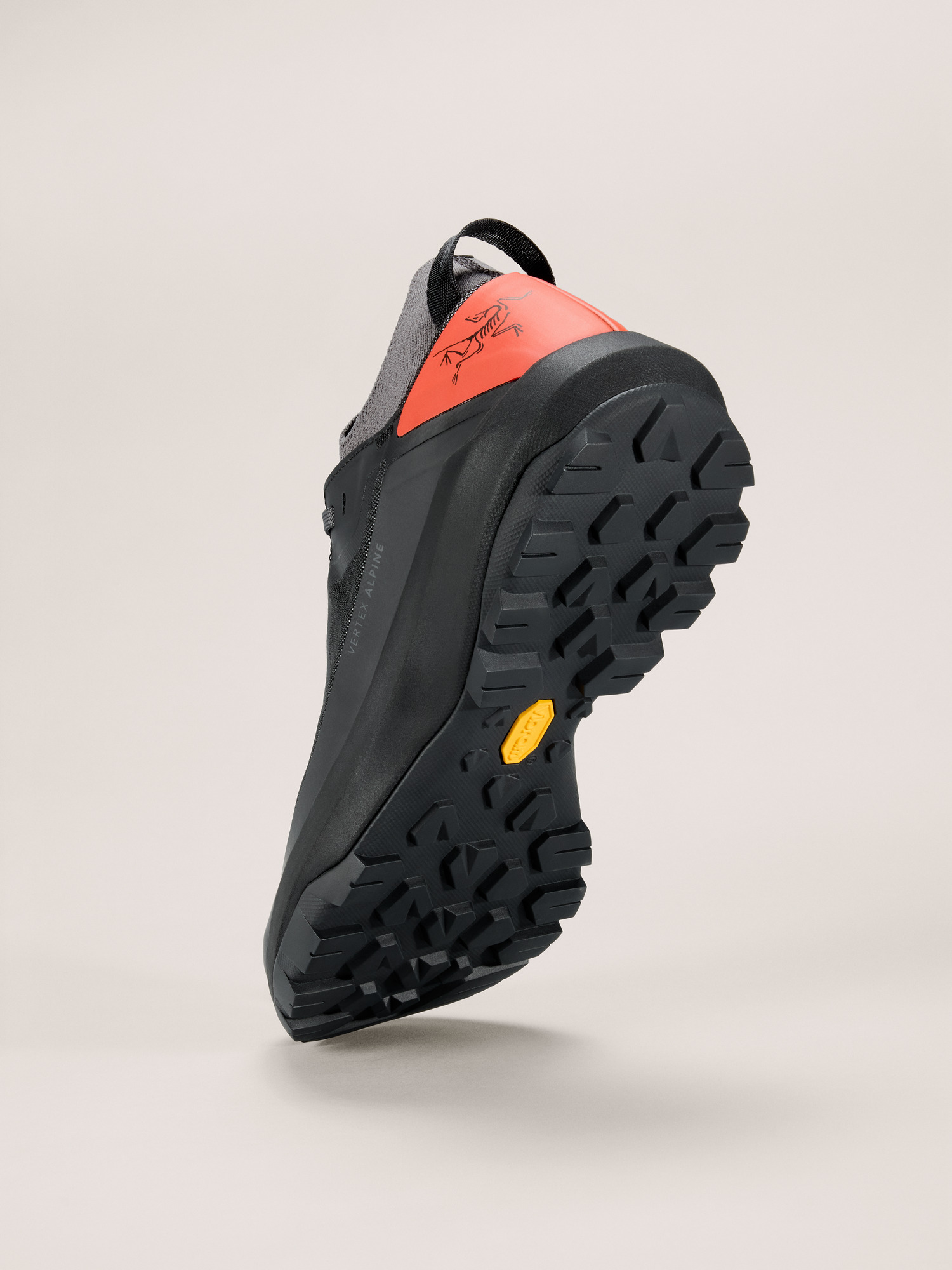 Vertex Alpine Shoe Black/Solaris Sole