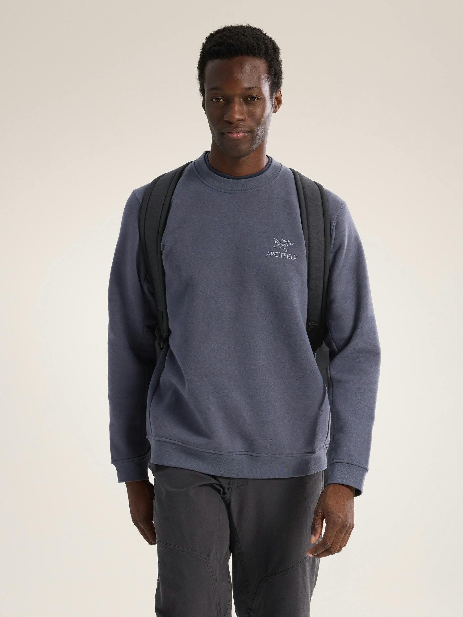 Carrier 100 Duffle Black Back View