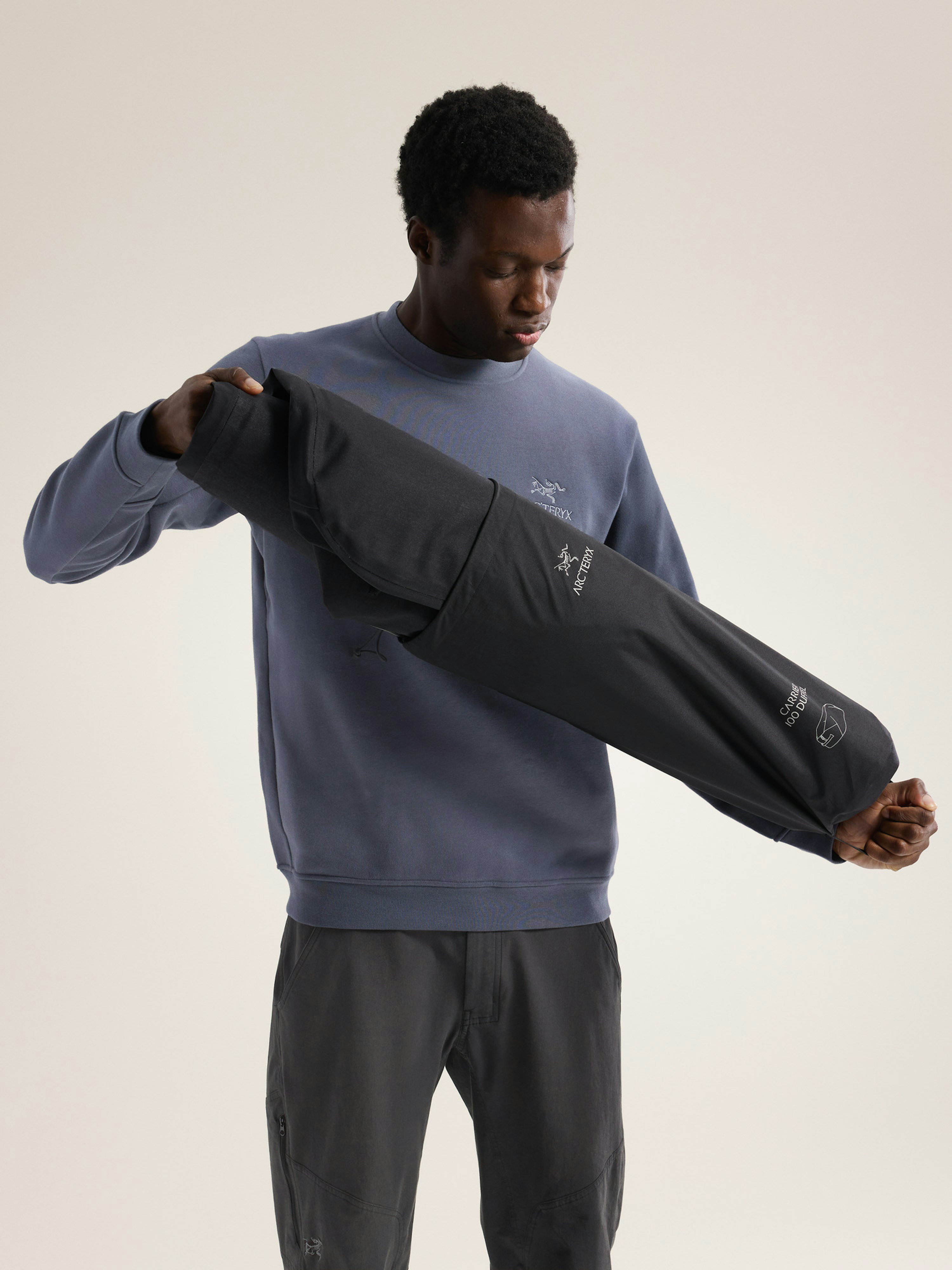 Carrier 100 Duffle Black Packed