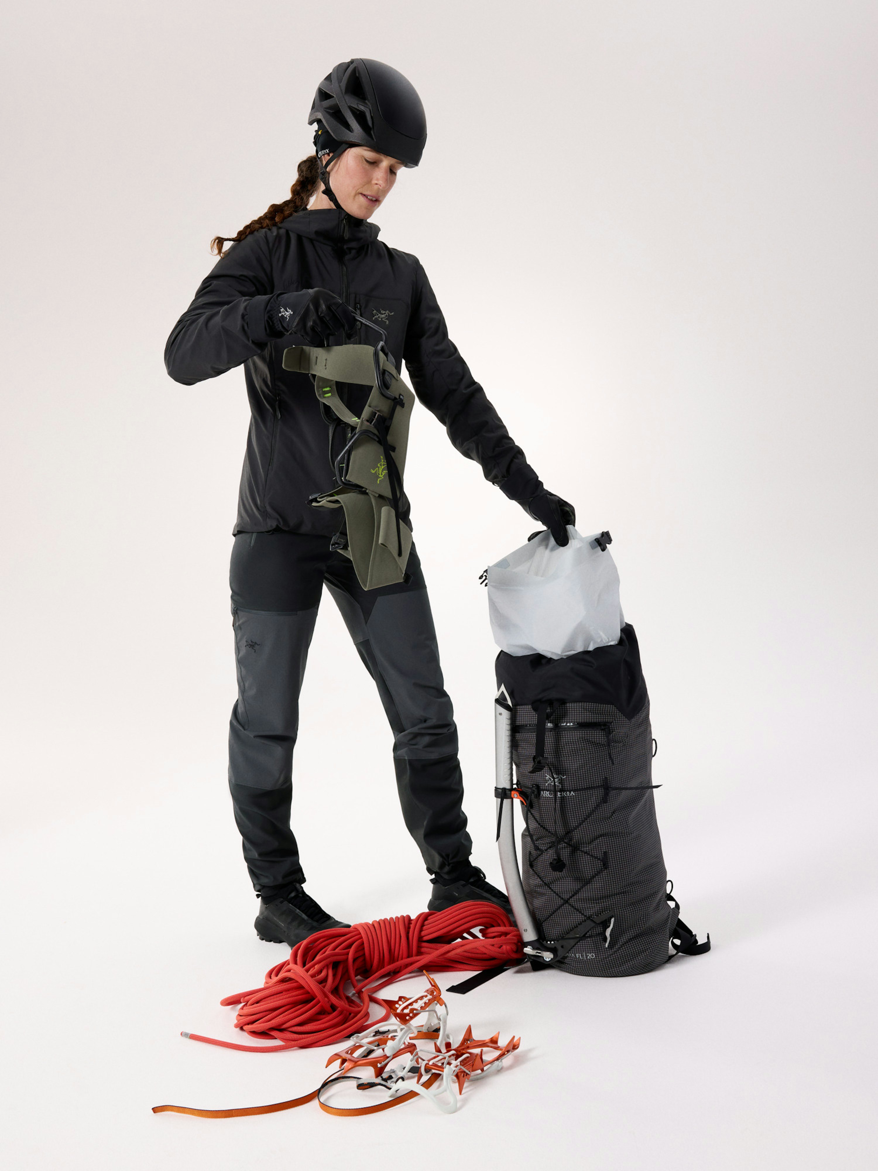 Psiphon Pant Women's Black / Graphite Full Body