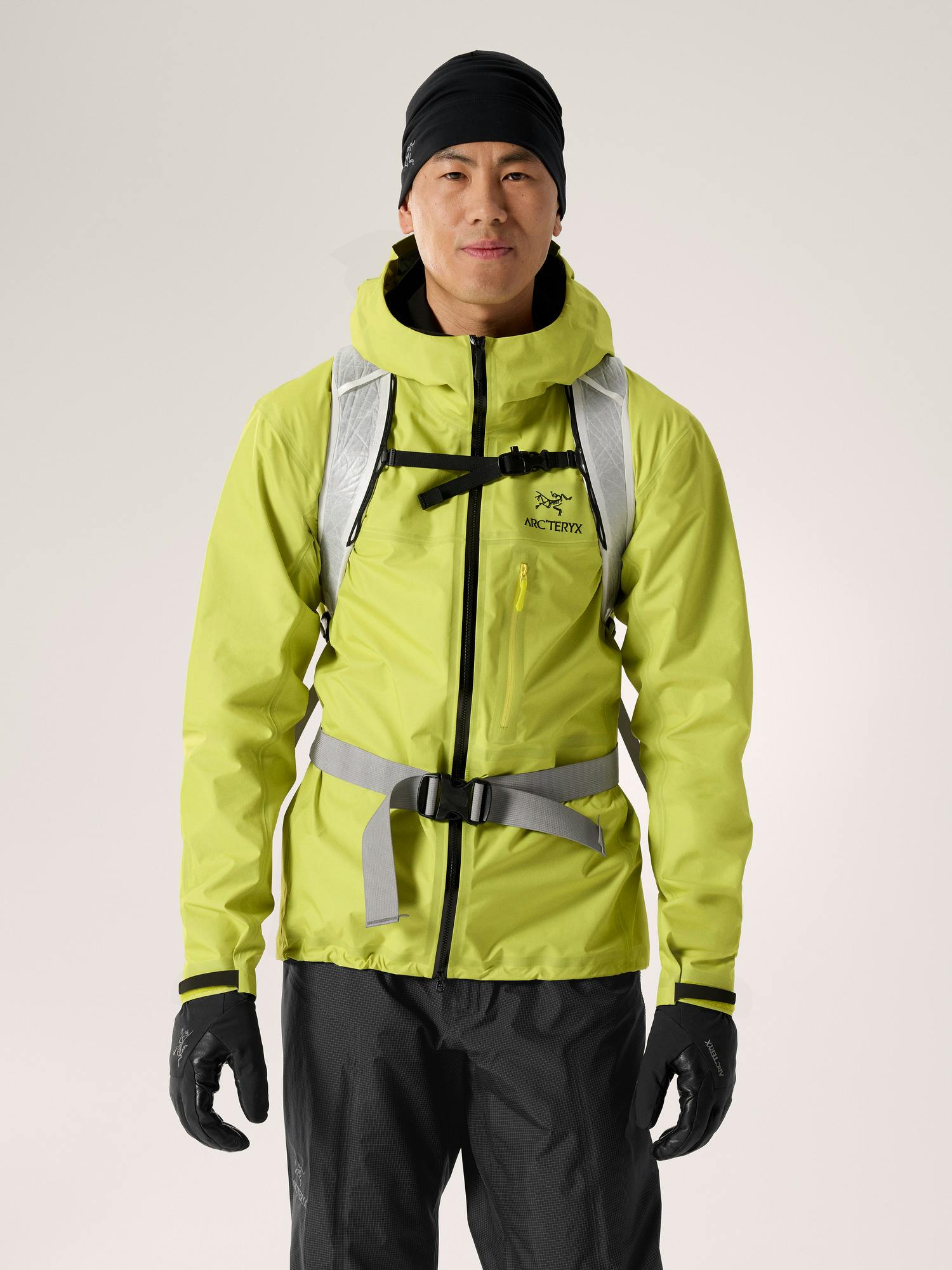 Alpha SL 30 Backpack White Light Back View