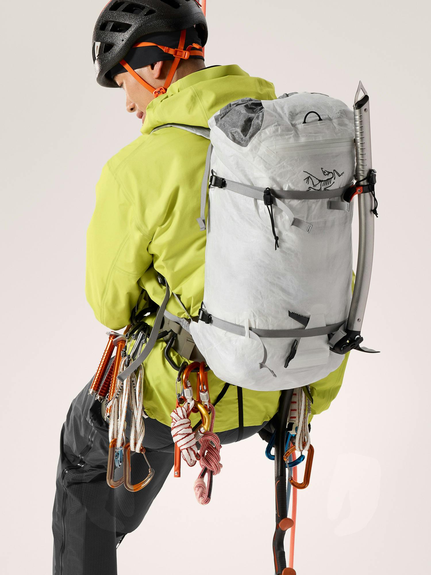 Alpha SL 30 Backpack White Light Full Body