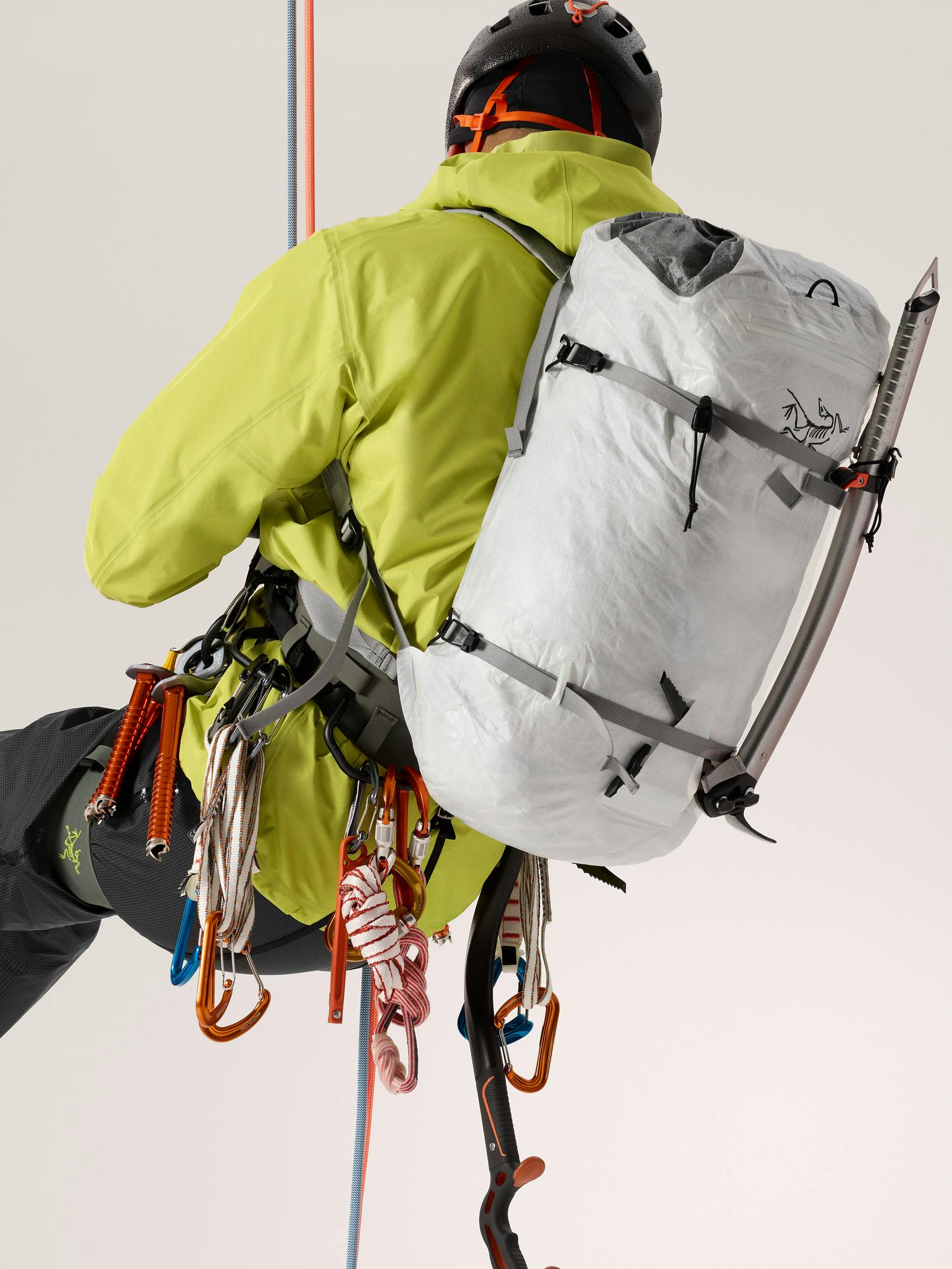 Alpha SL 30 Backpack White Light Hover