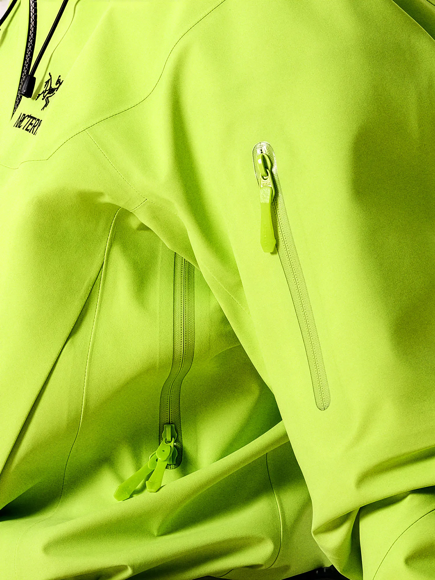 Alpha SV Jacket Men's | Arc'teryx Canada