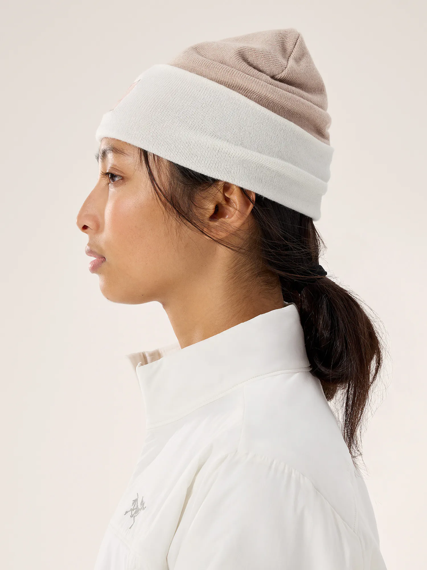 新品未使用⭐︎タグ付　CALME loose fit beanie ivory Colour Block Toque | Arc'teryx Canada