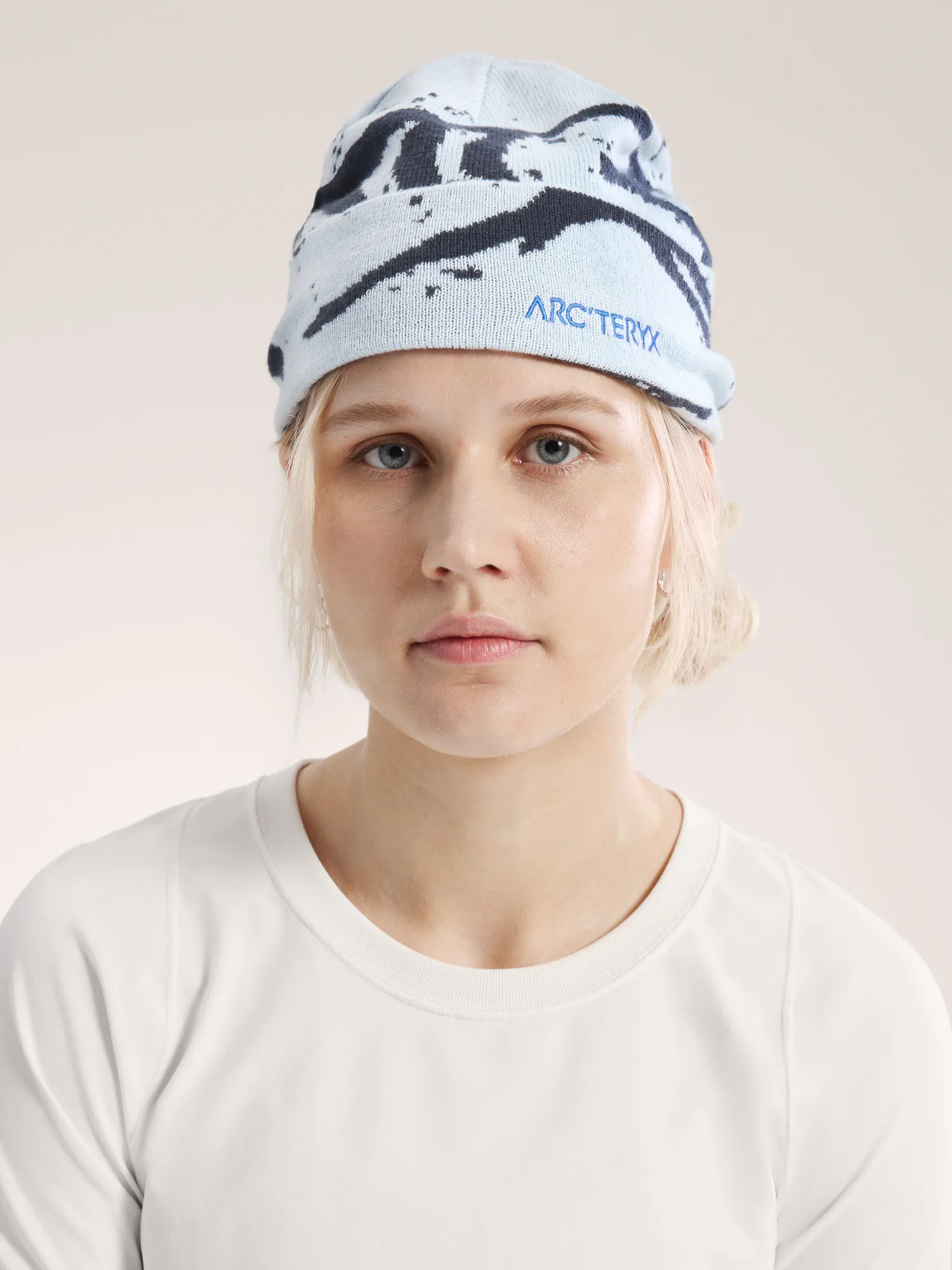 Unisex Accessories: Hats, Socks, Gloves & Other Gear | Arc'teryx